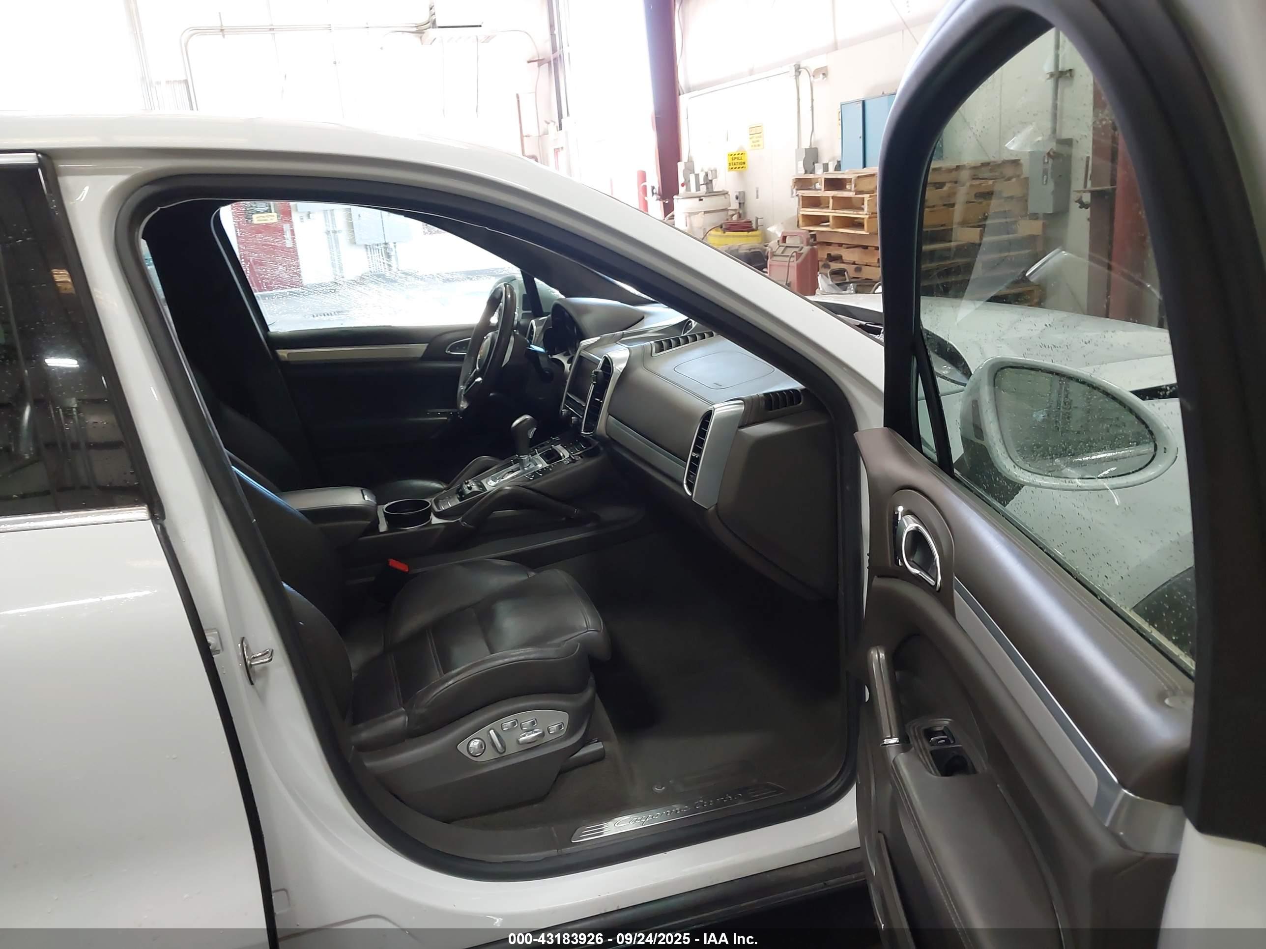 PORSCHE CAYENNE image 5