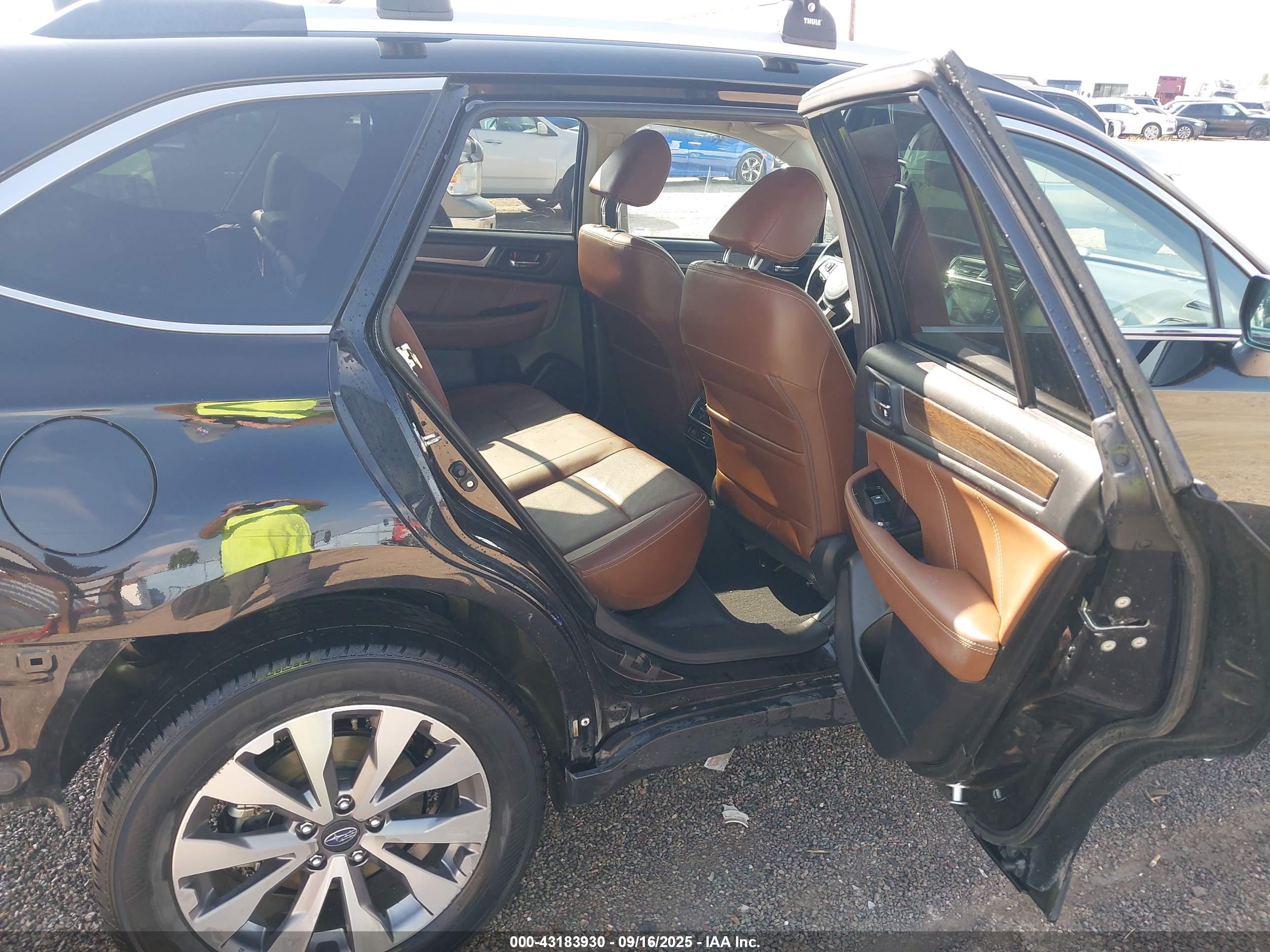SUBARU OUTBACK image 8