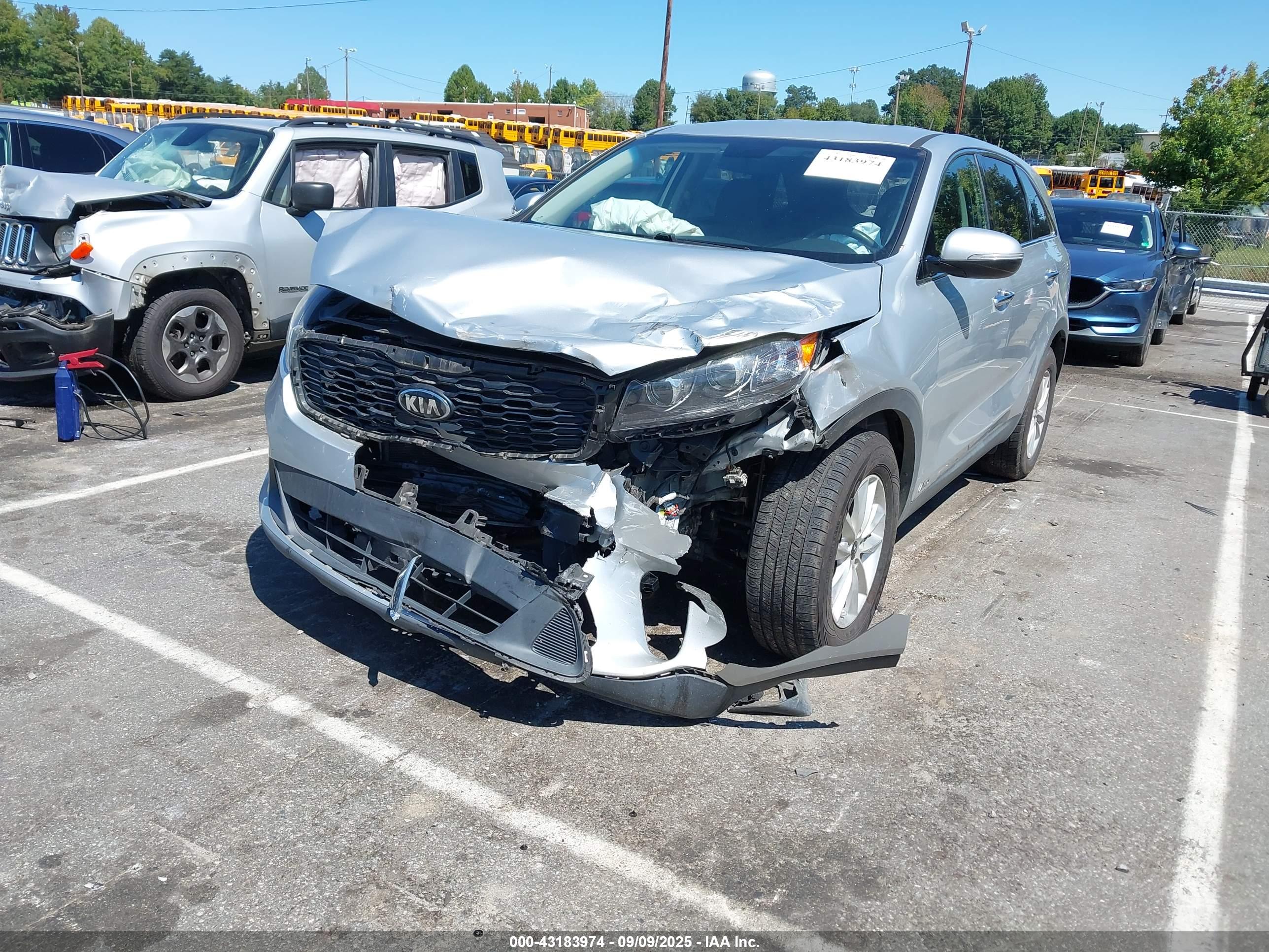 KIA SORENTO image 2