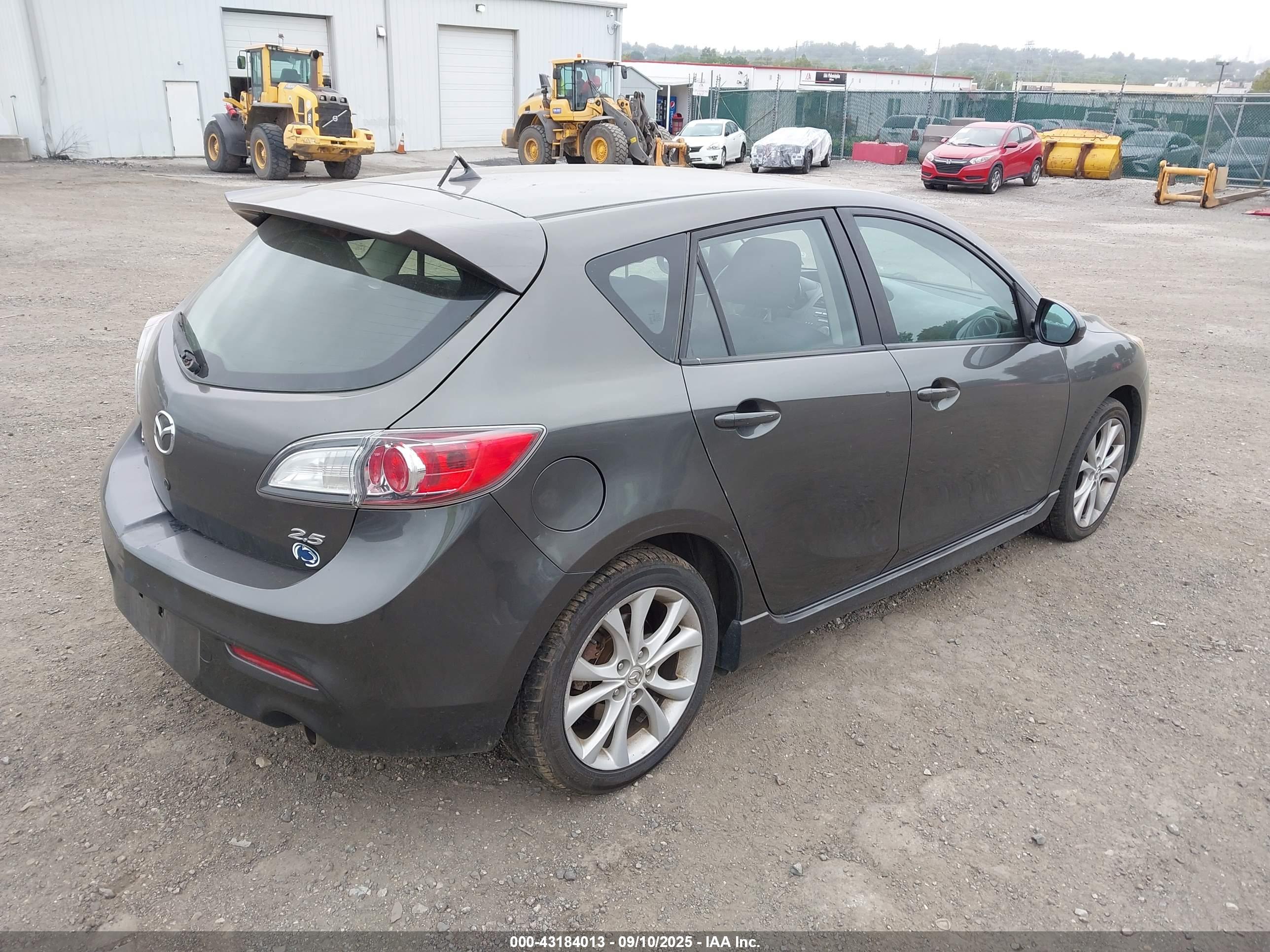 MAZDA MAZDA3 image 4
