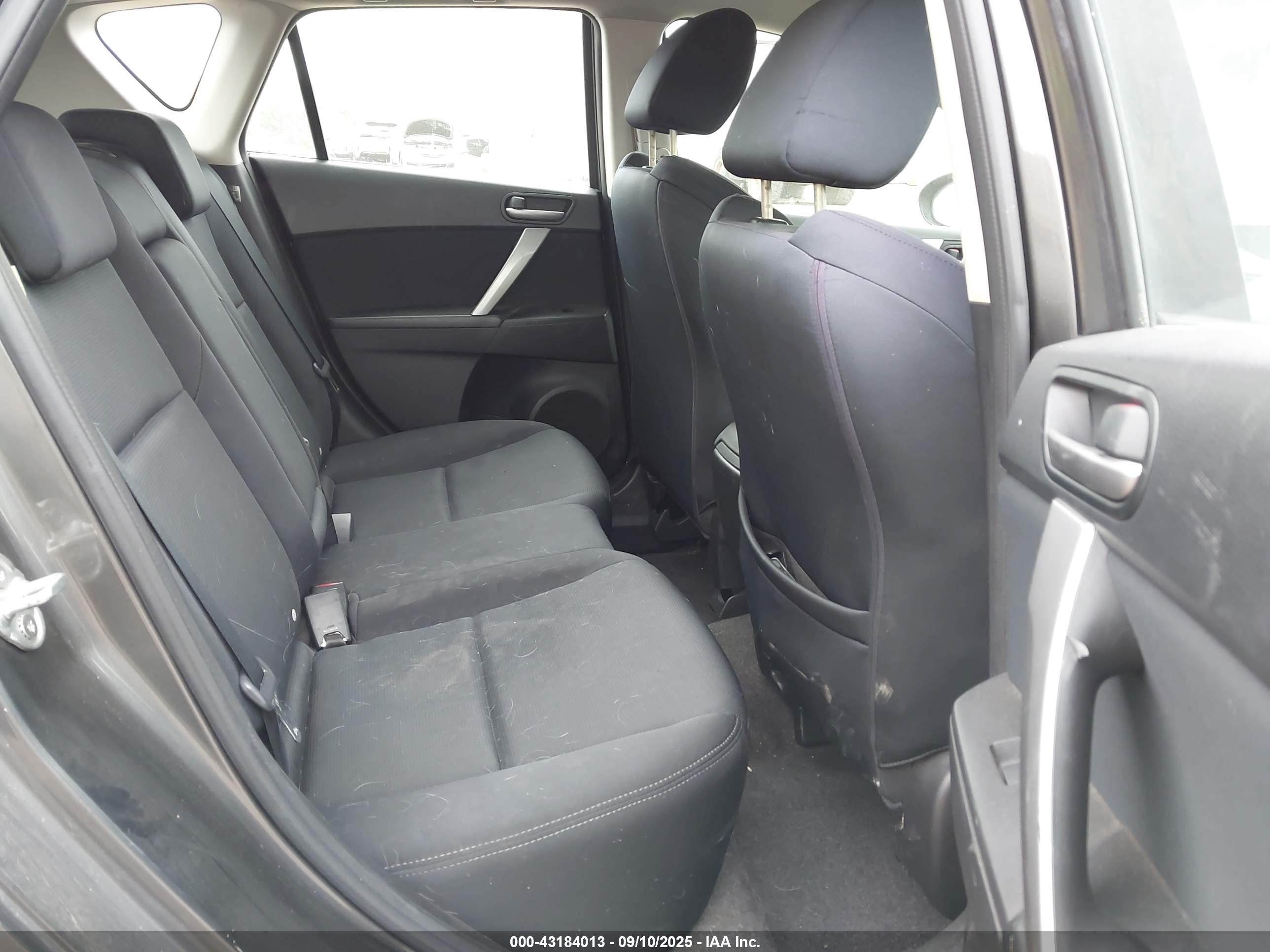 MAZDA MAZDA3 image 8