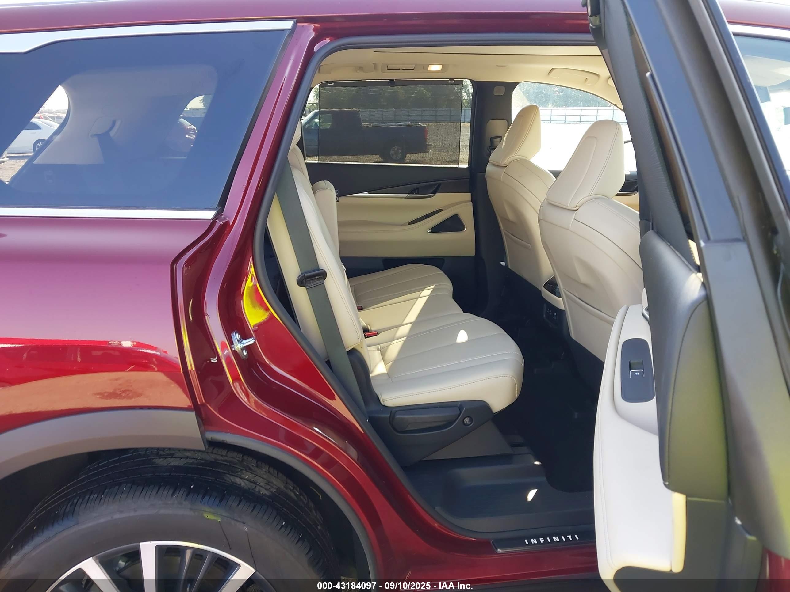 INFINITI QX60 image 8