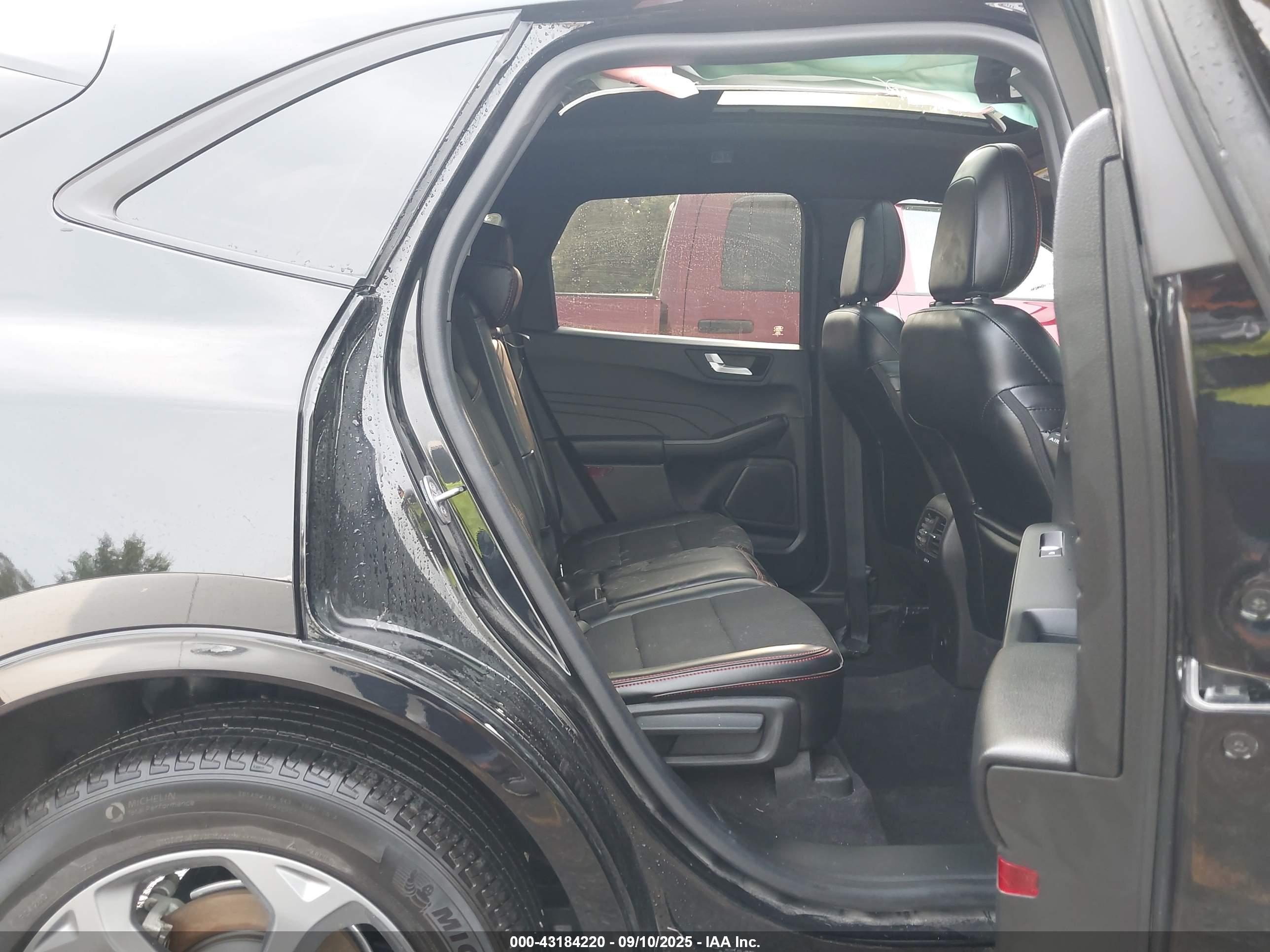 FORD ESCAPE image 8