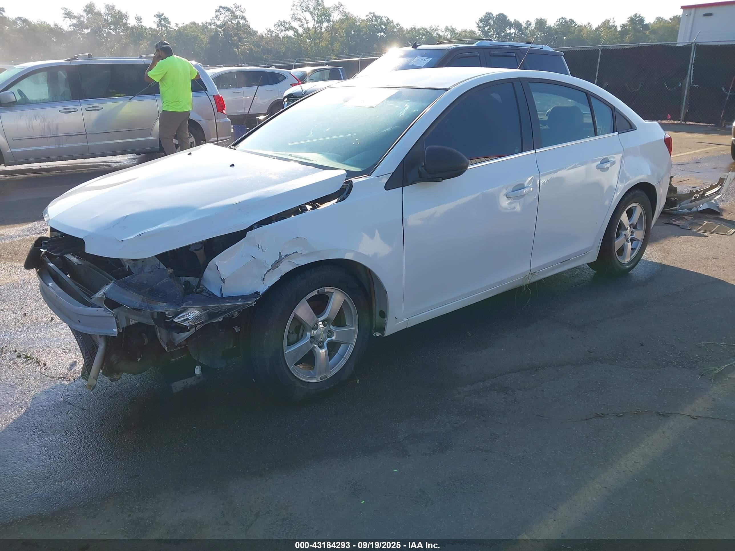 CHEVROLET CRUZE image 2