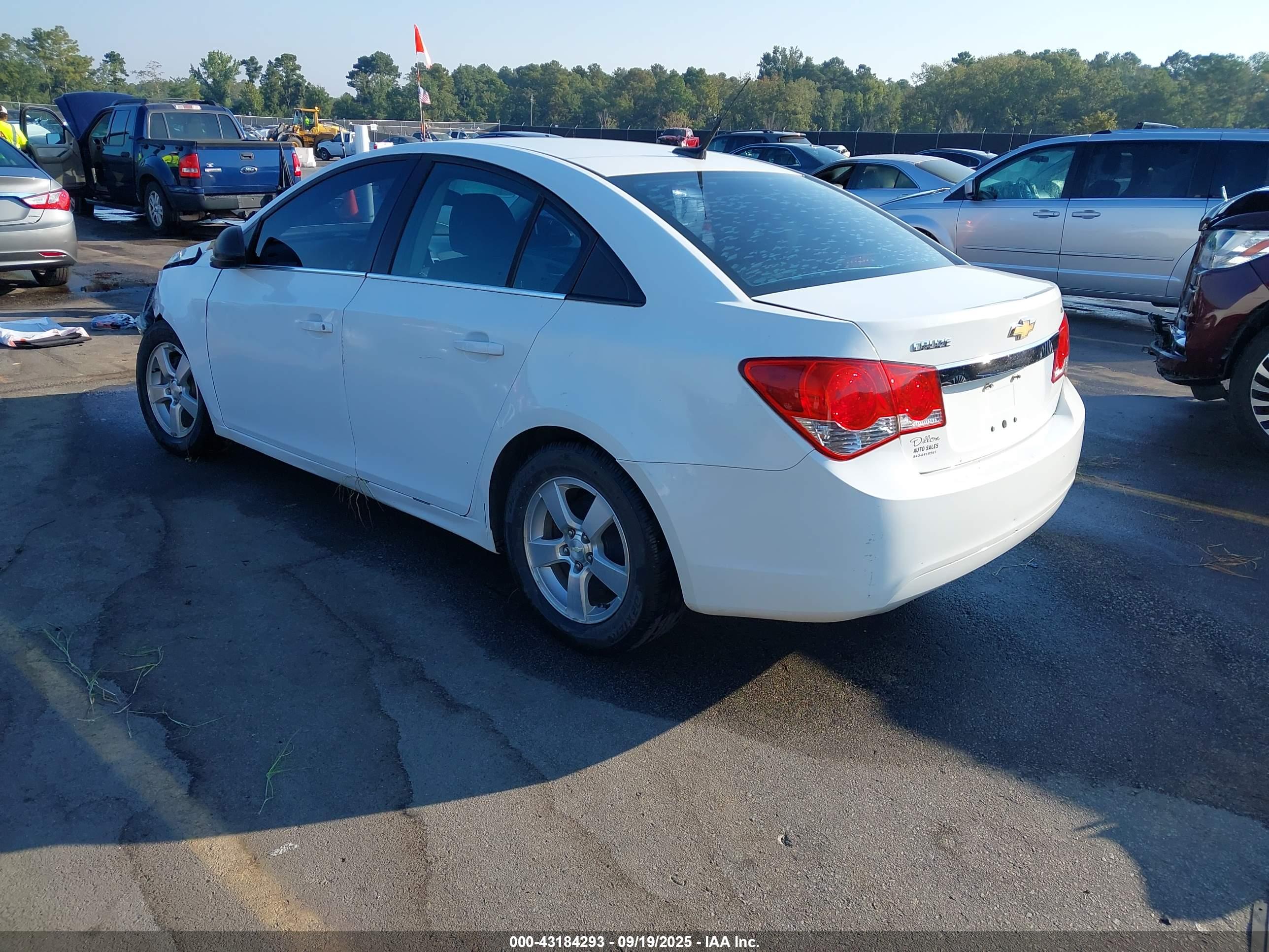 CHEVROLET CRUZE image 3