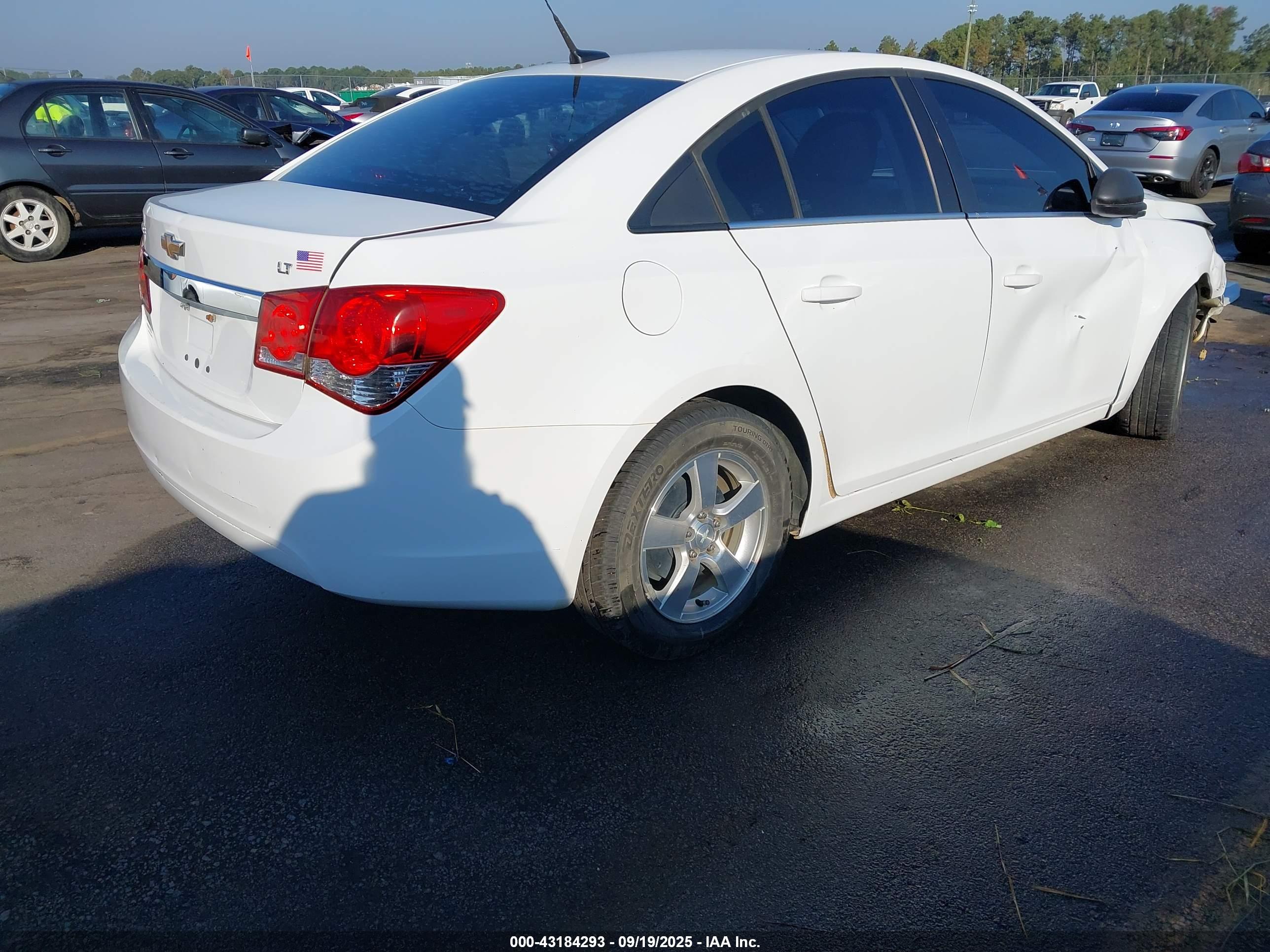 CHEVROLET CRUZE image 4