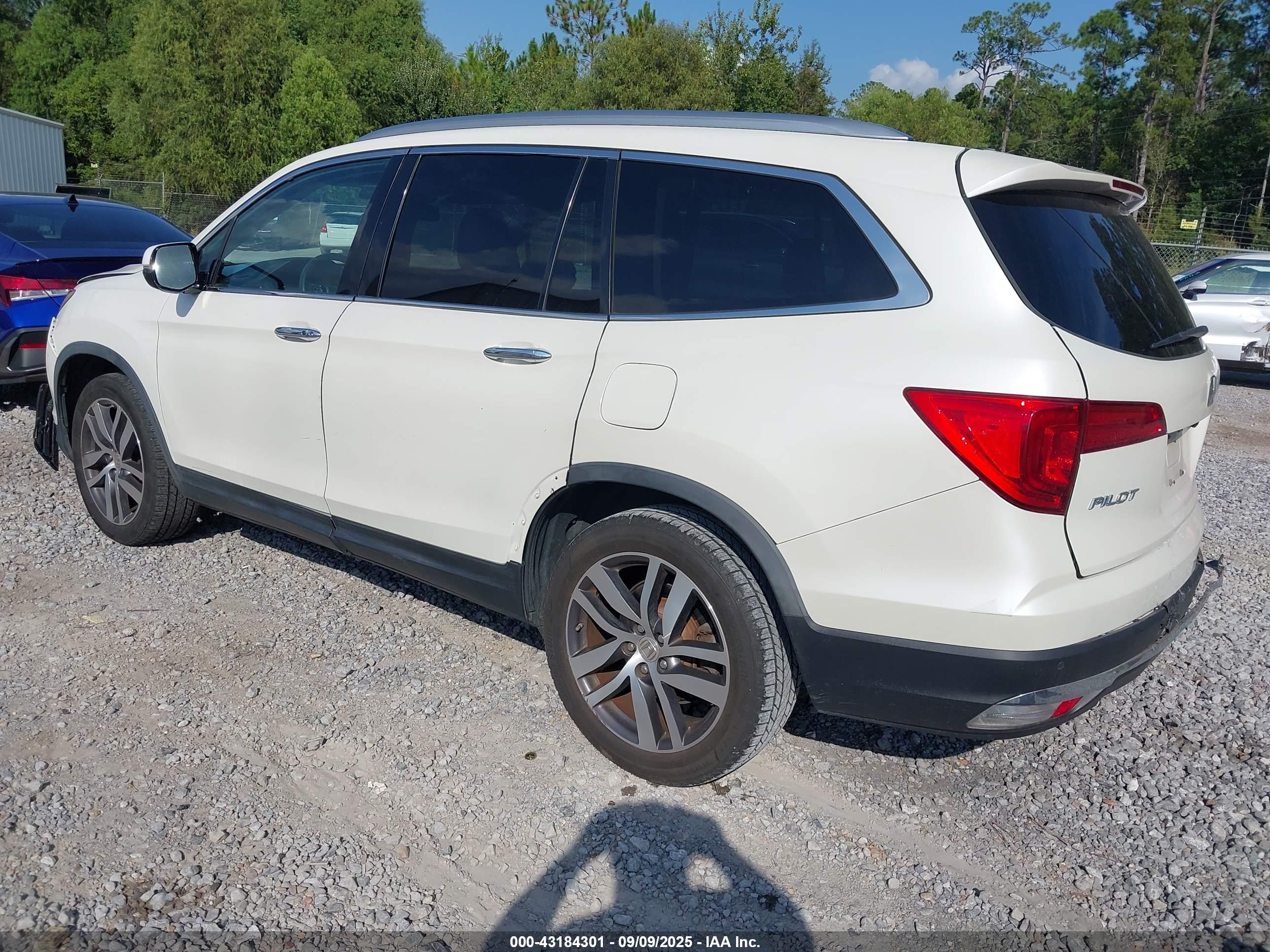 HONDA PILOT image 3