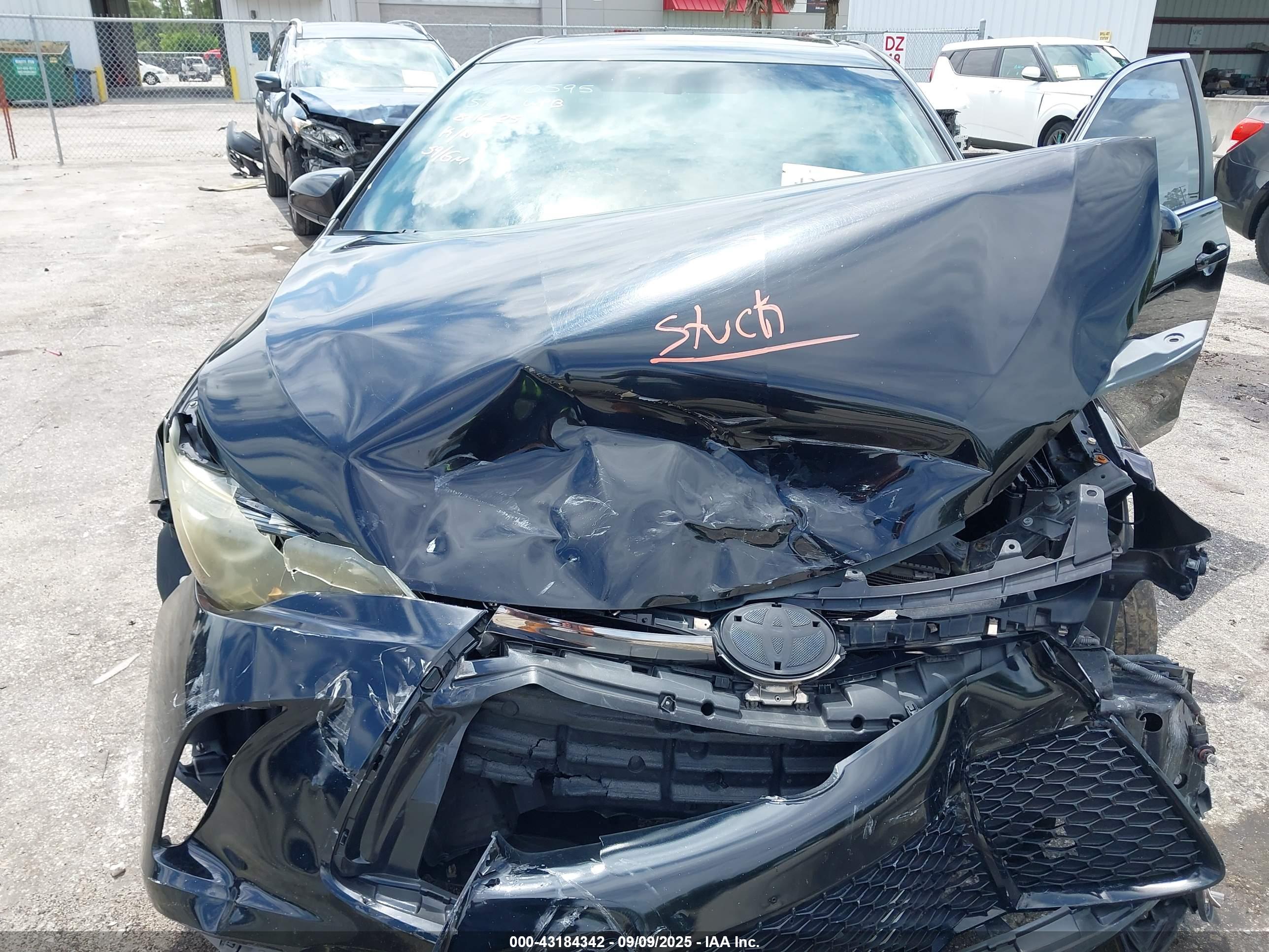 TOYOTA CAMRY image 10