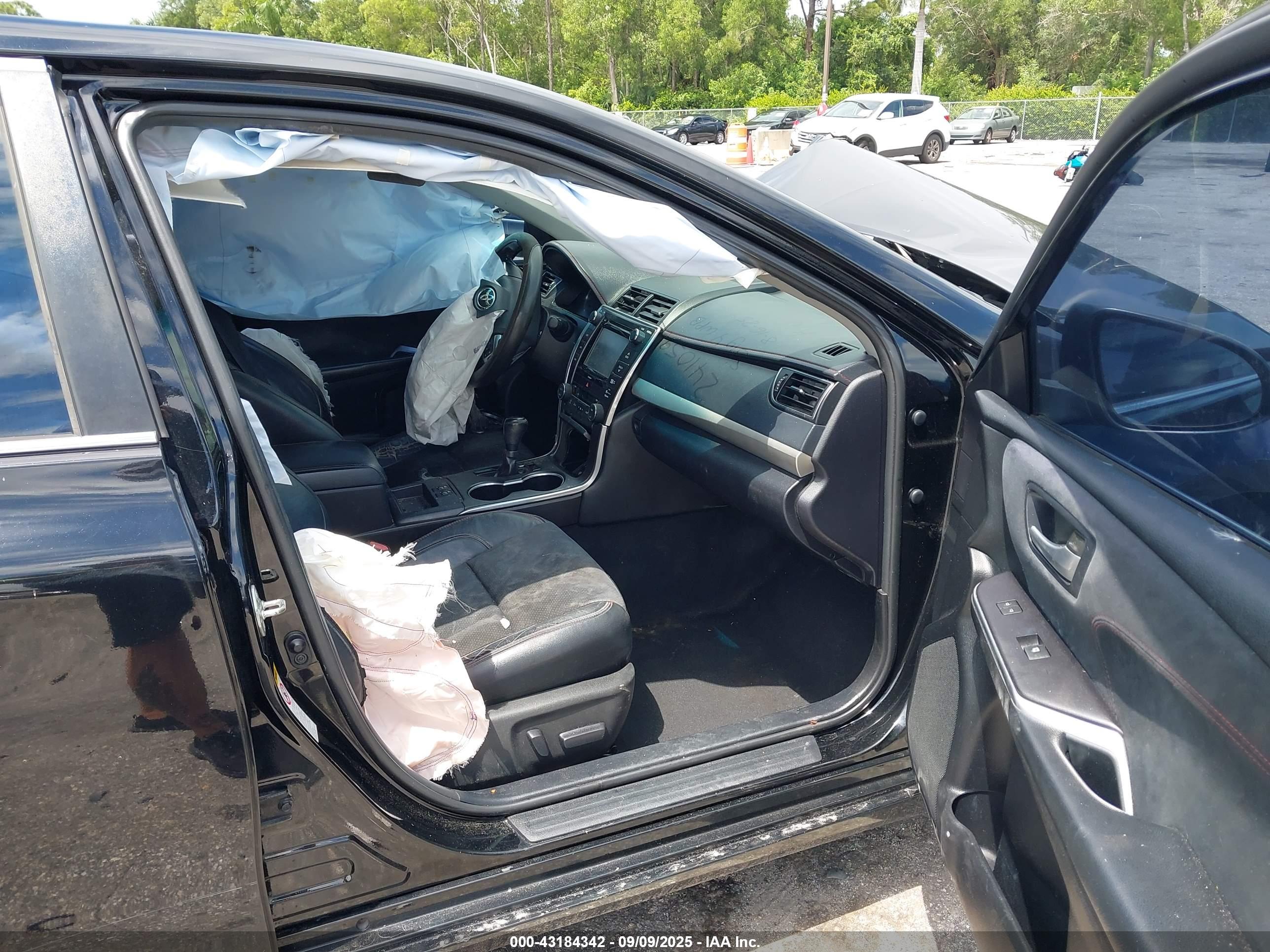 TOYOTA CAMRY image 5