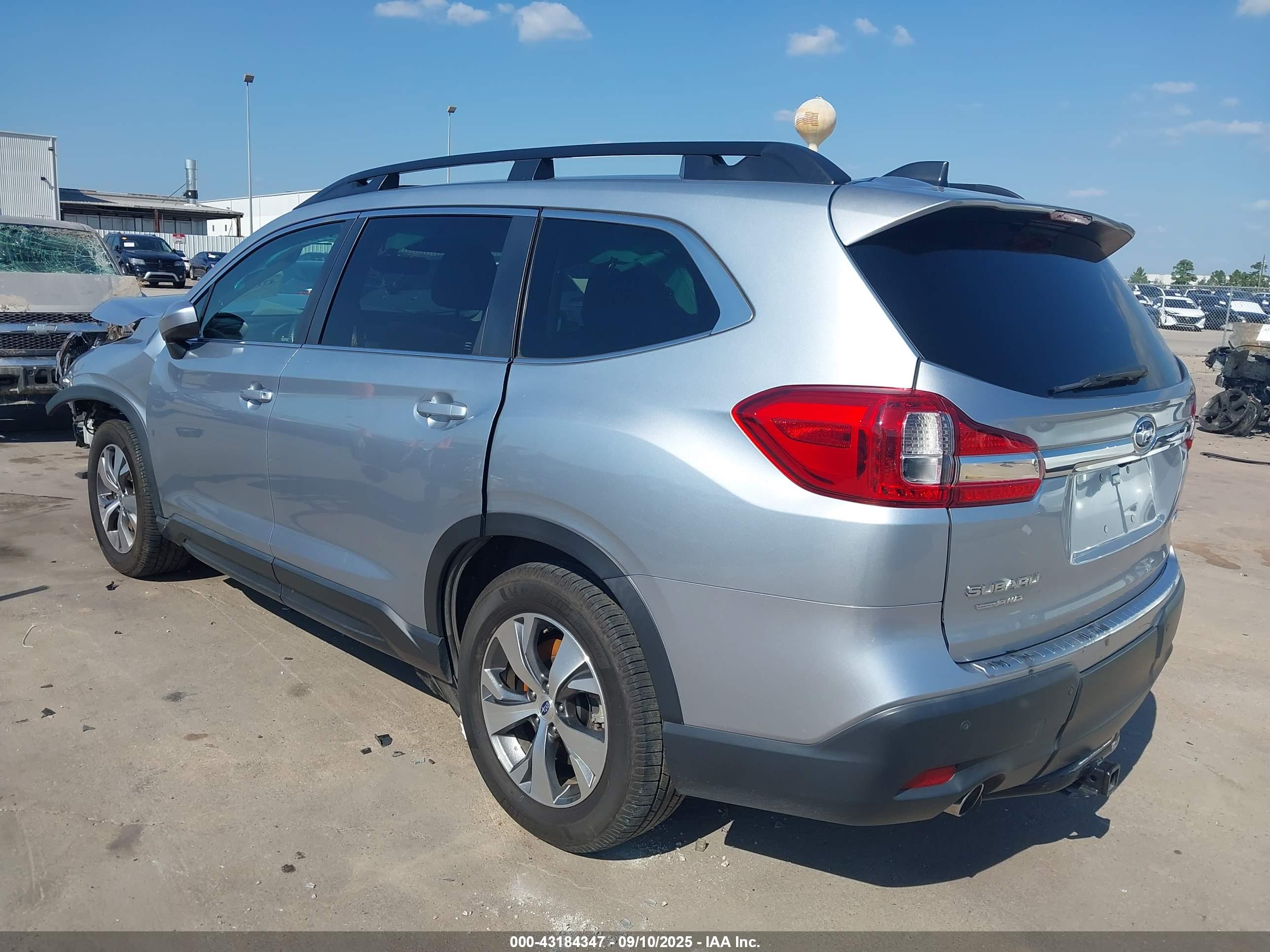 SUBARU ASCENT image 3