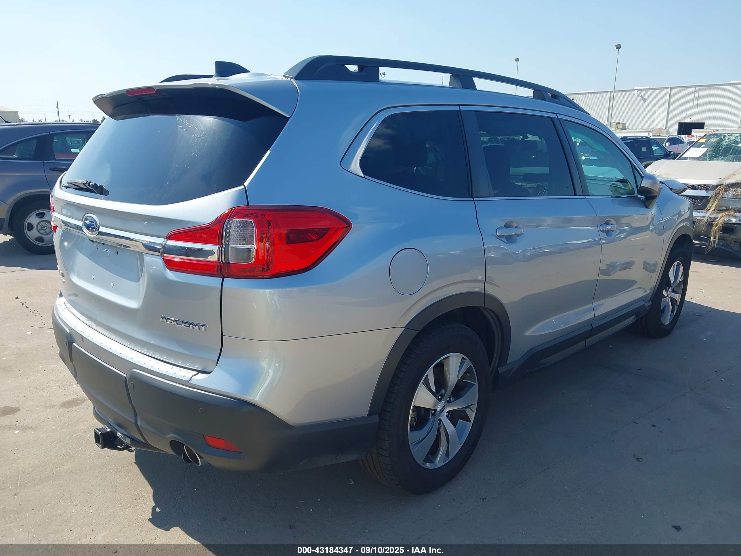 SUBARU ASCENT image 4