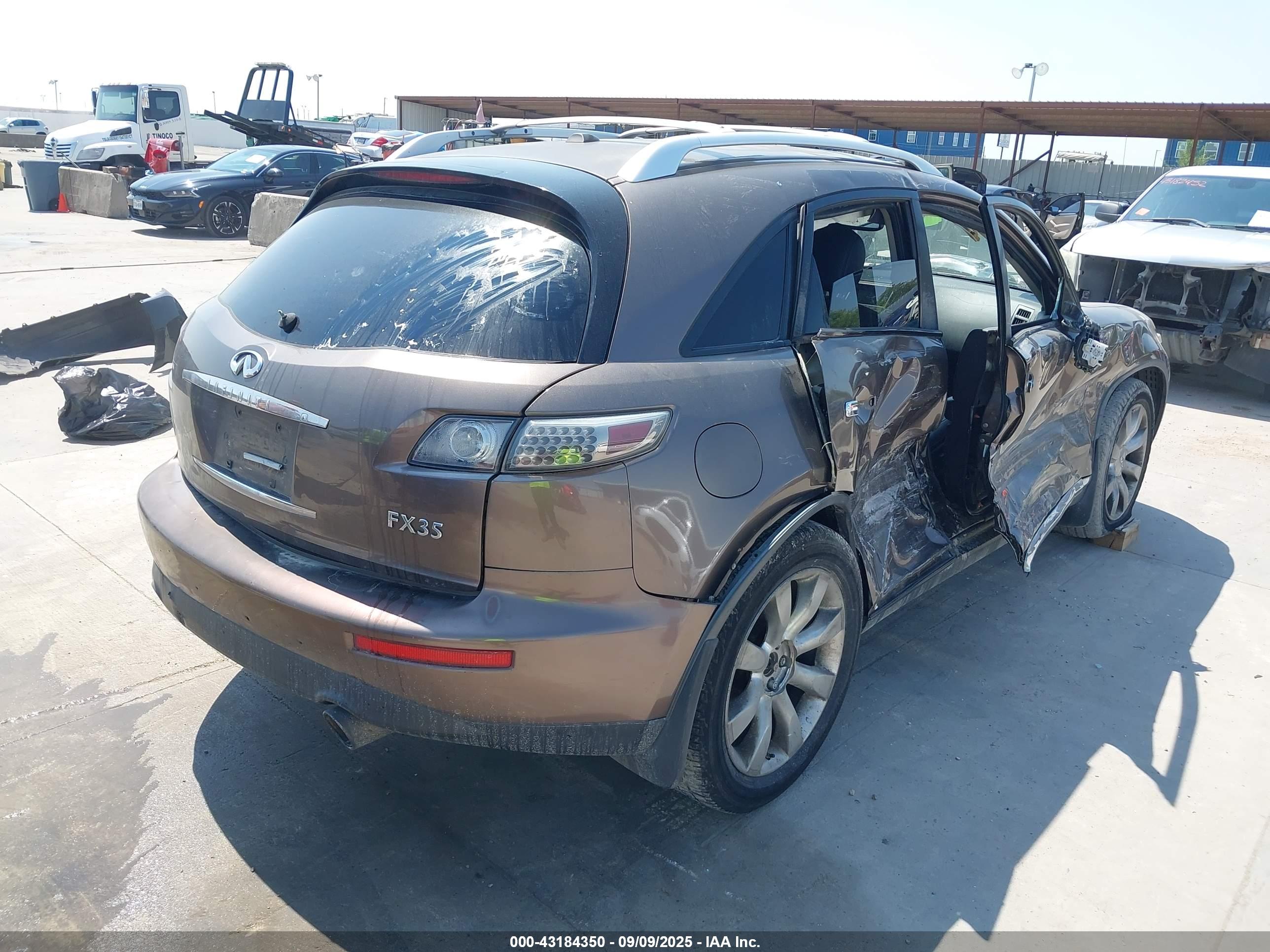 INFINITI FX35 image 4