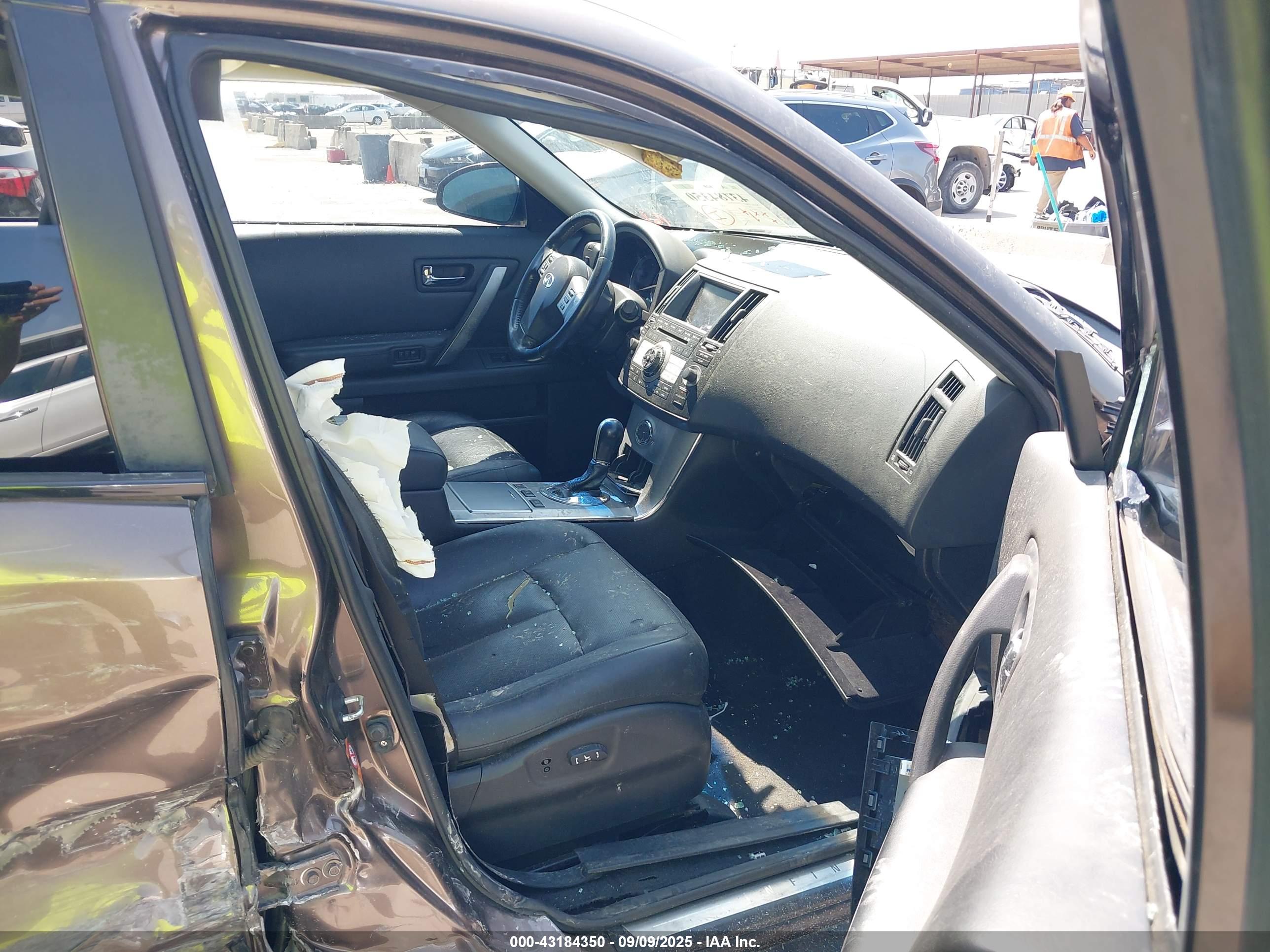 INFINITI FX35 image 5