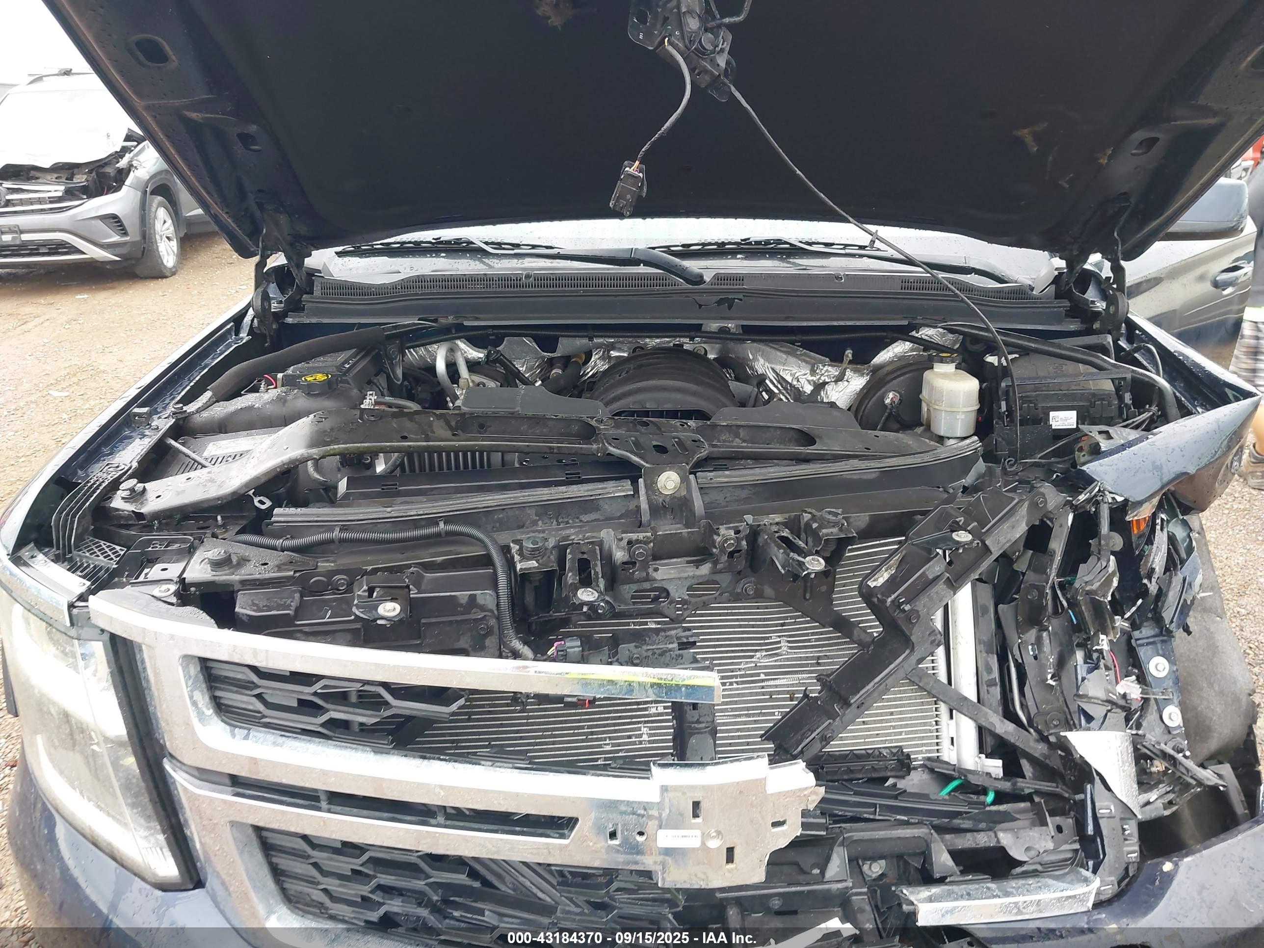CHEVROLET TAHOE image 10