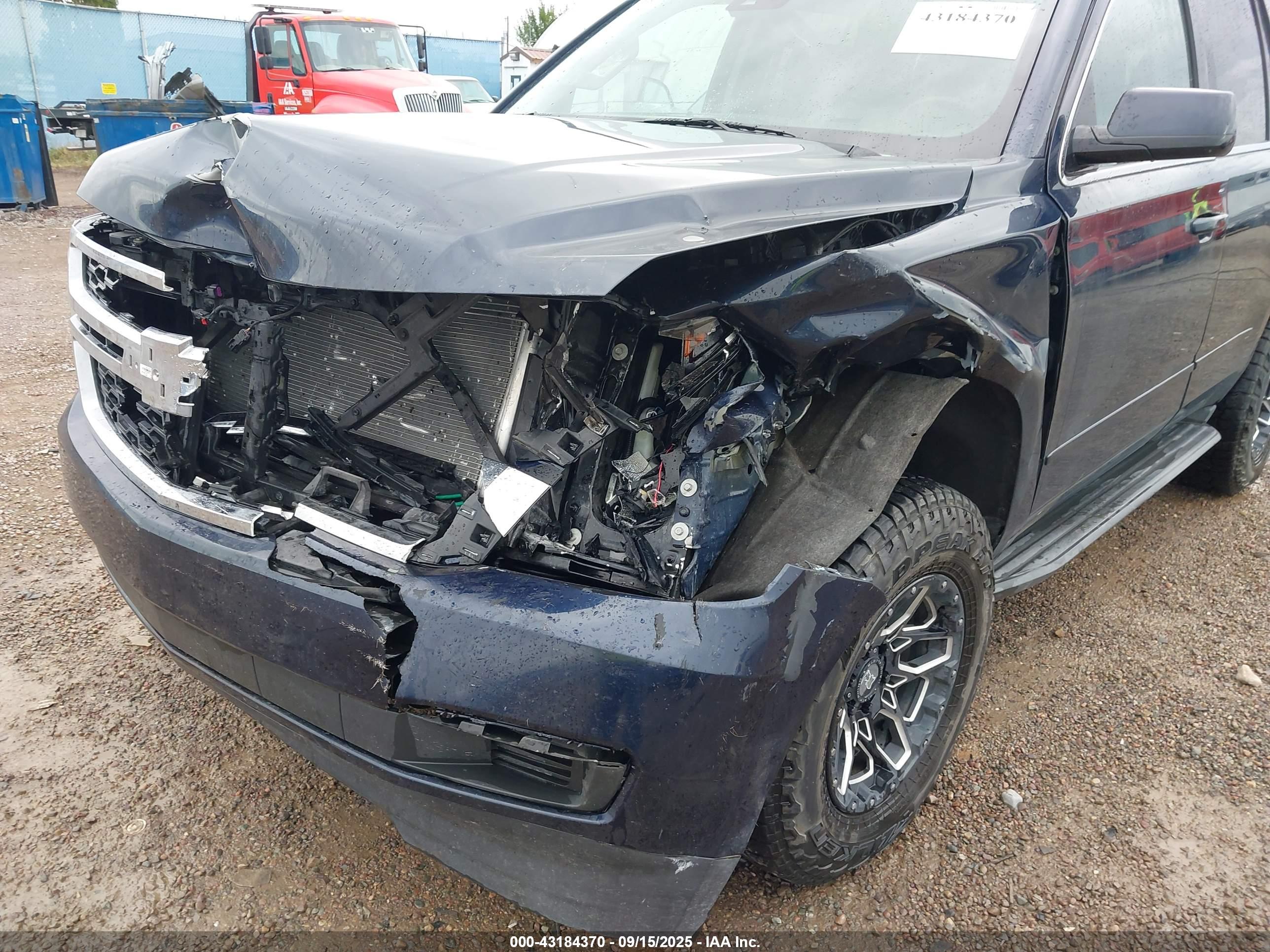 CHEVROLET TAHOE image 6