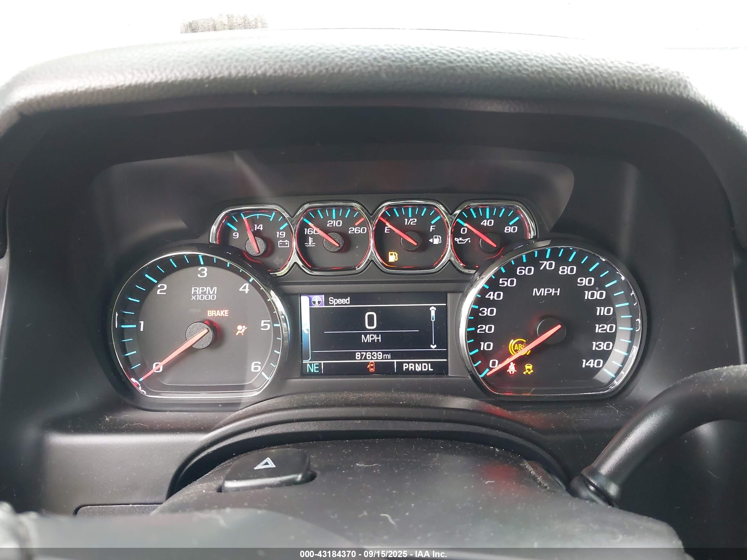 CHEVROLET TAHOE image 7