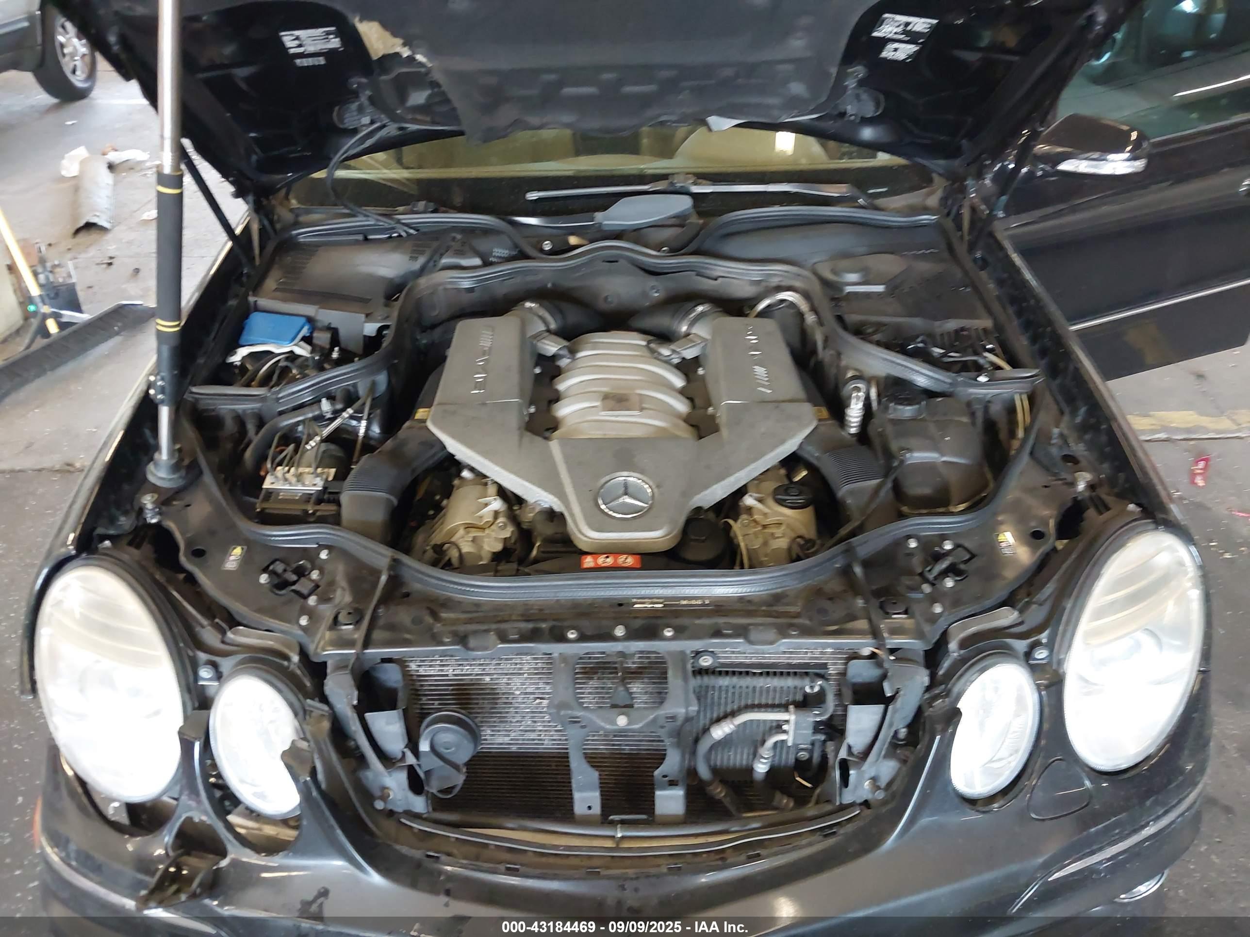 MERCEDES-BENZ E image 10