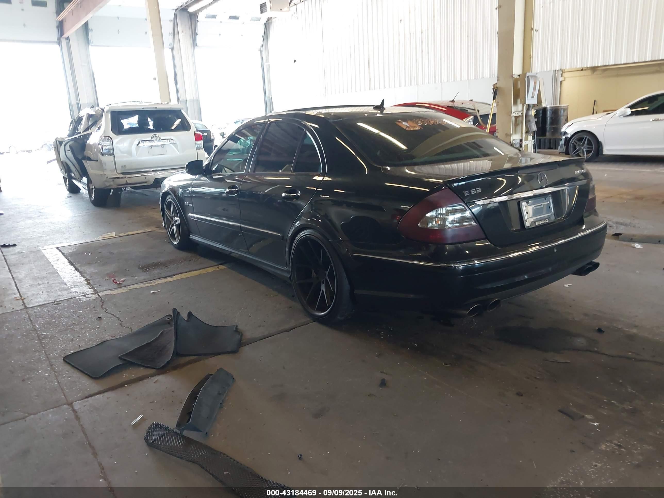 MERCEDES-BENZ E image 3