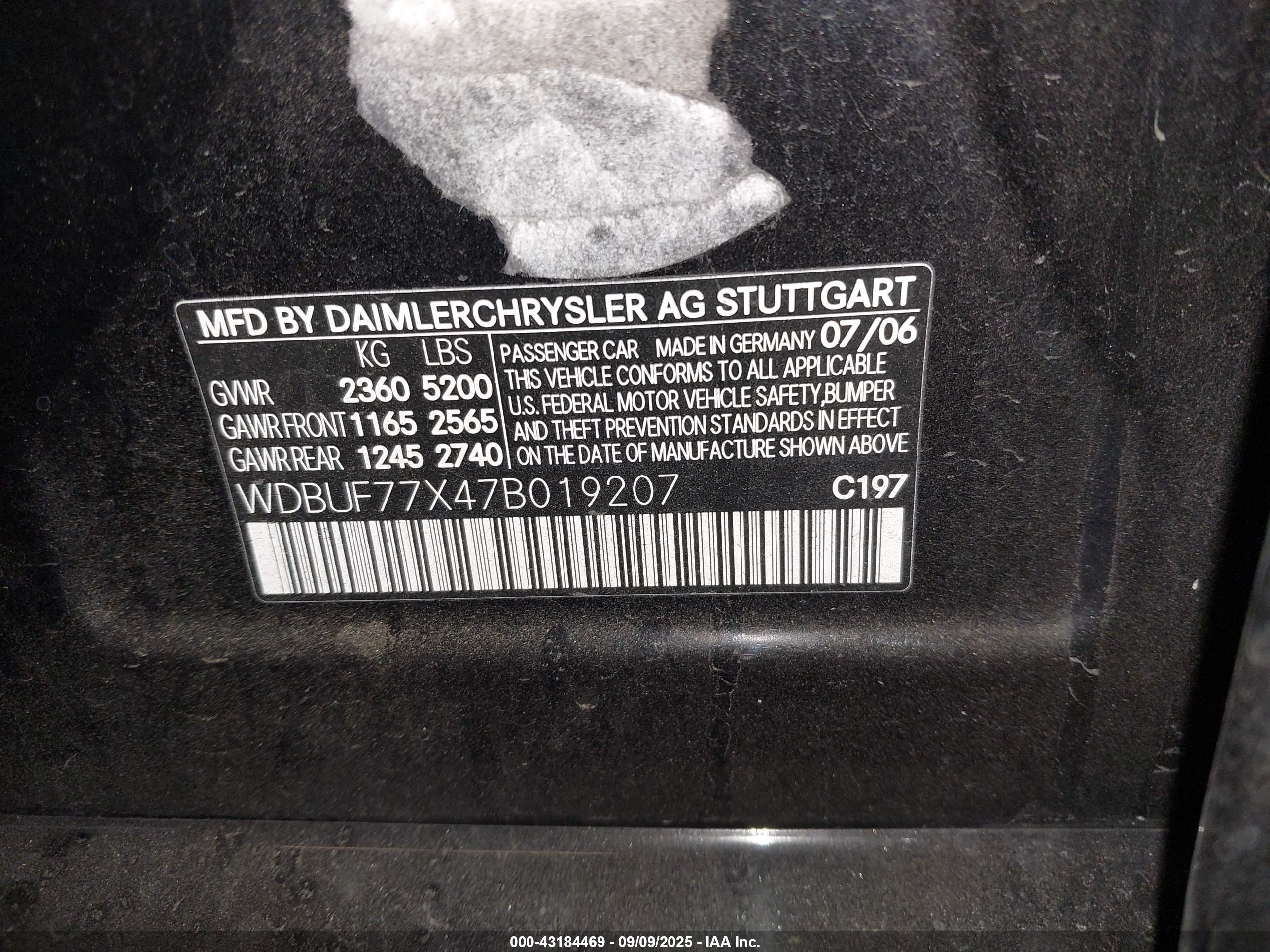 MERCEDES-BENZ E image 9