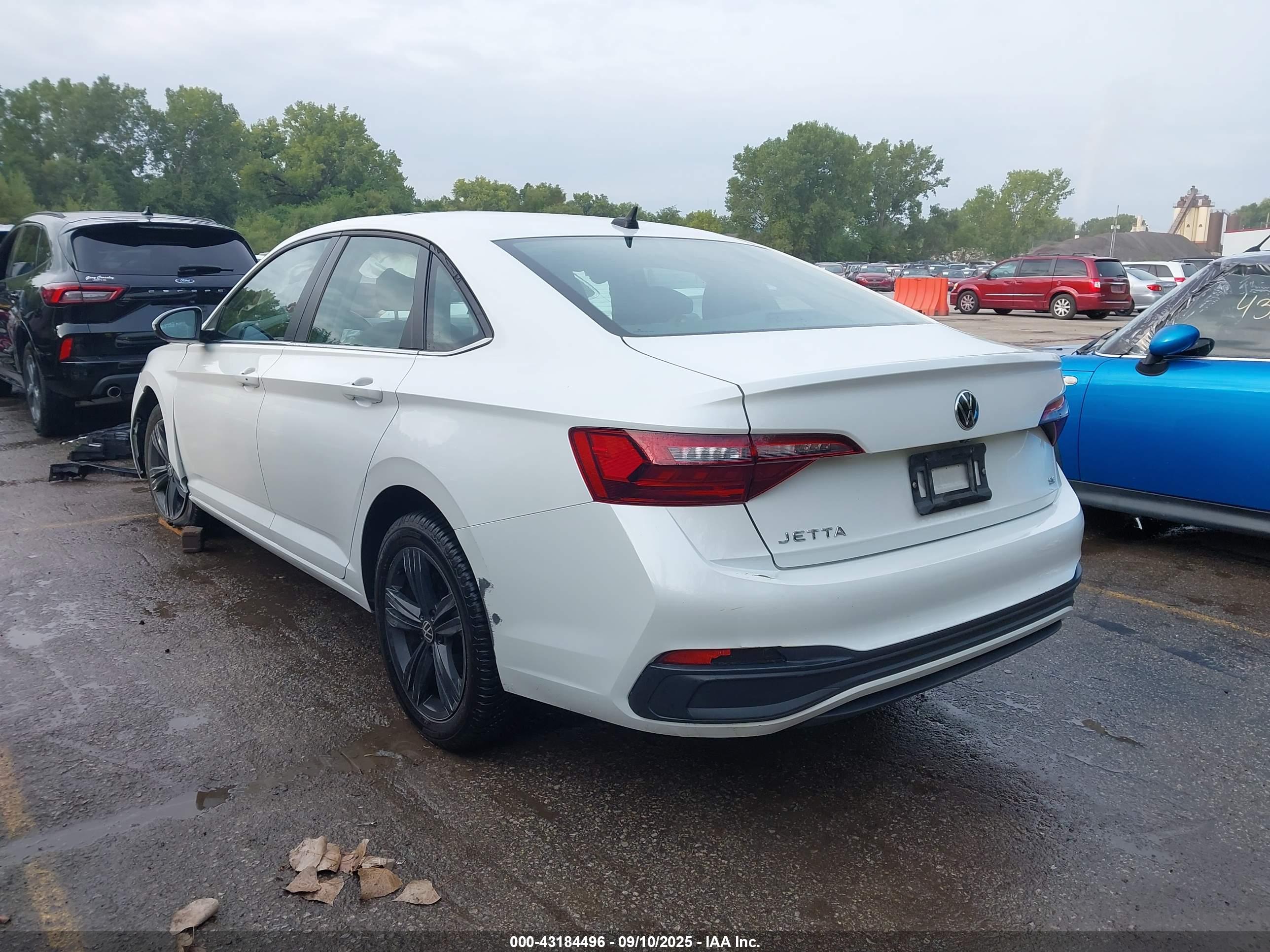 VOLKSWAGEN JETTA image 3