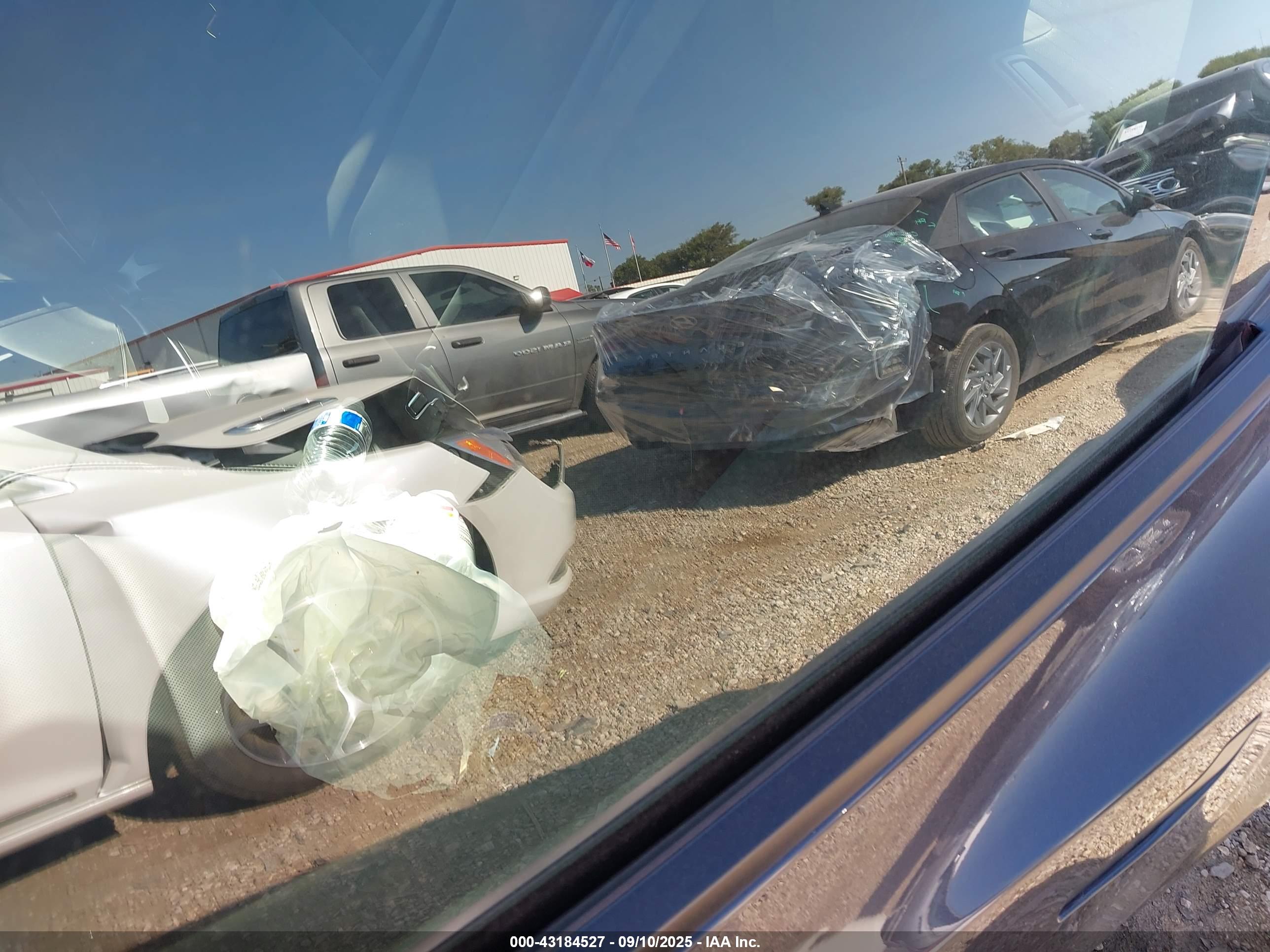 TESLA MODEL image 5