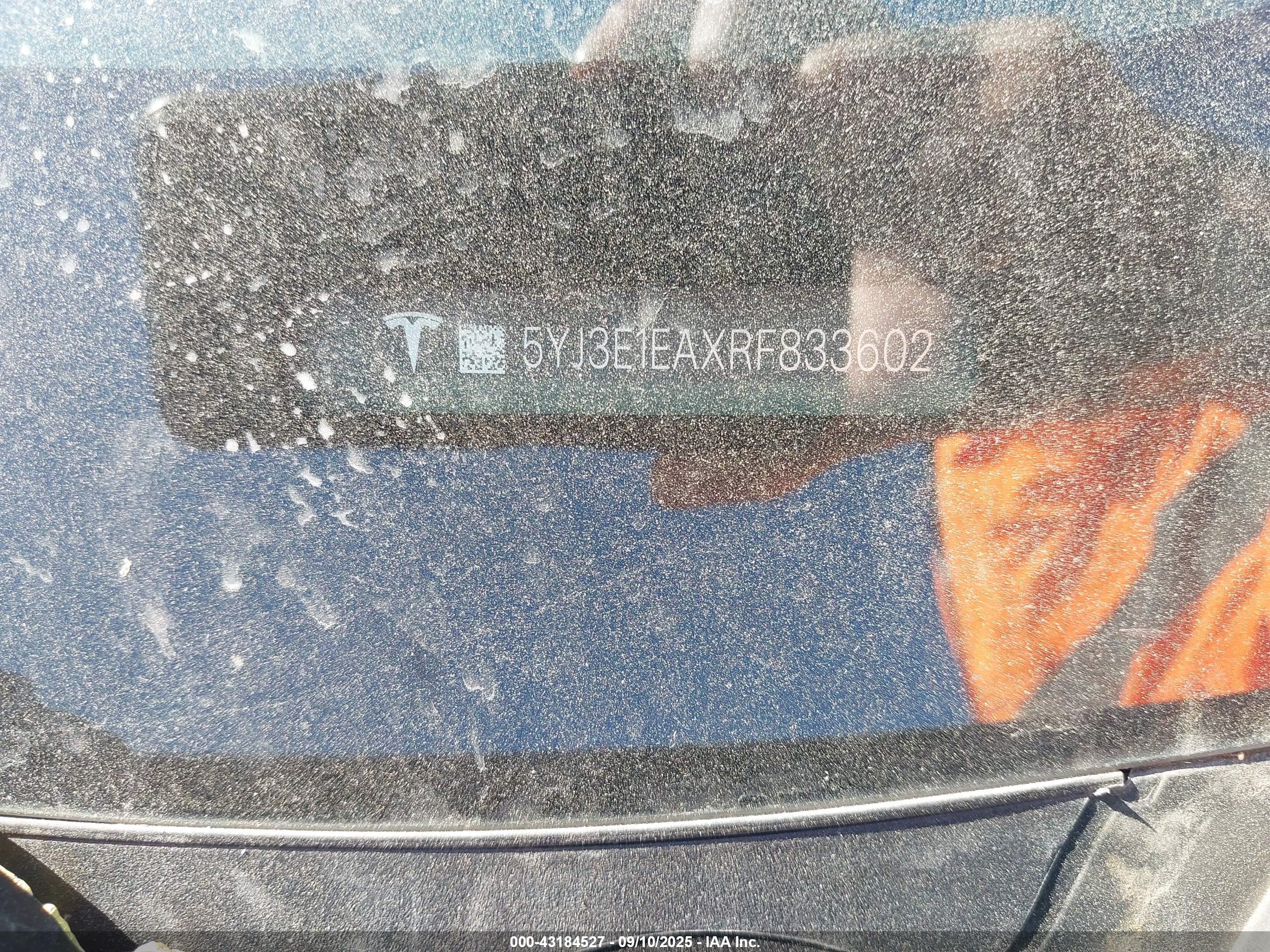 TESLA MODEL image 9