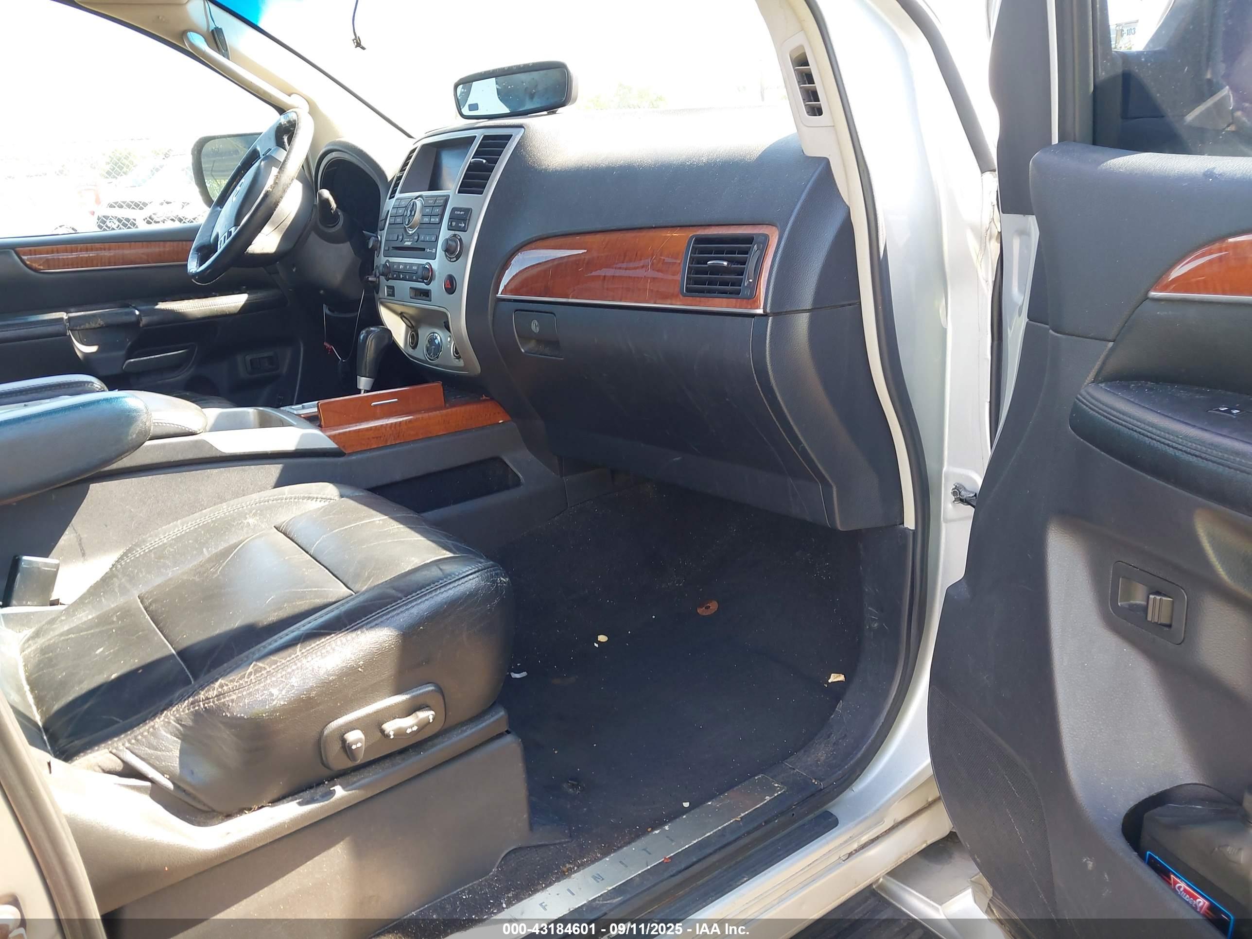 INFINITI QX56 image 5