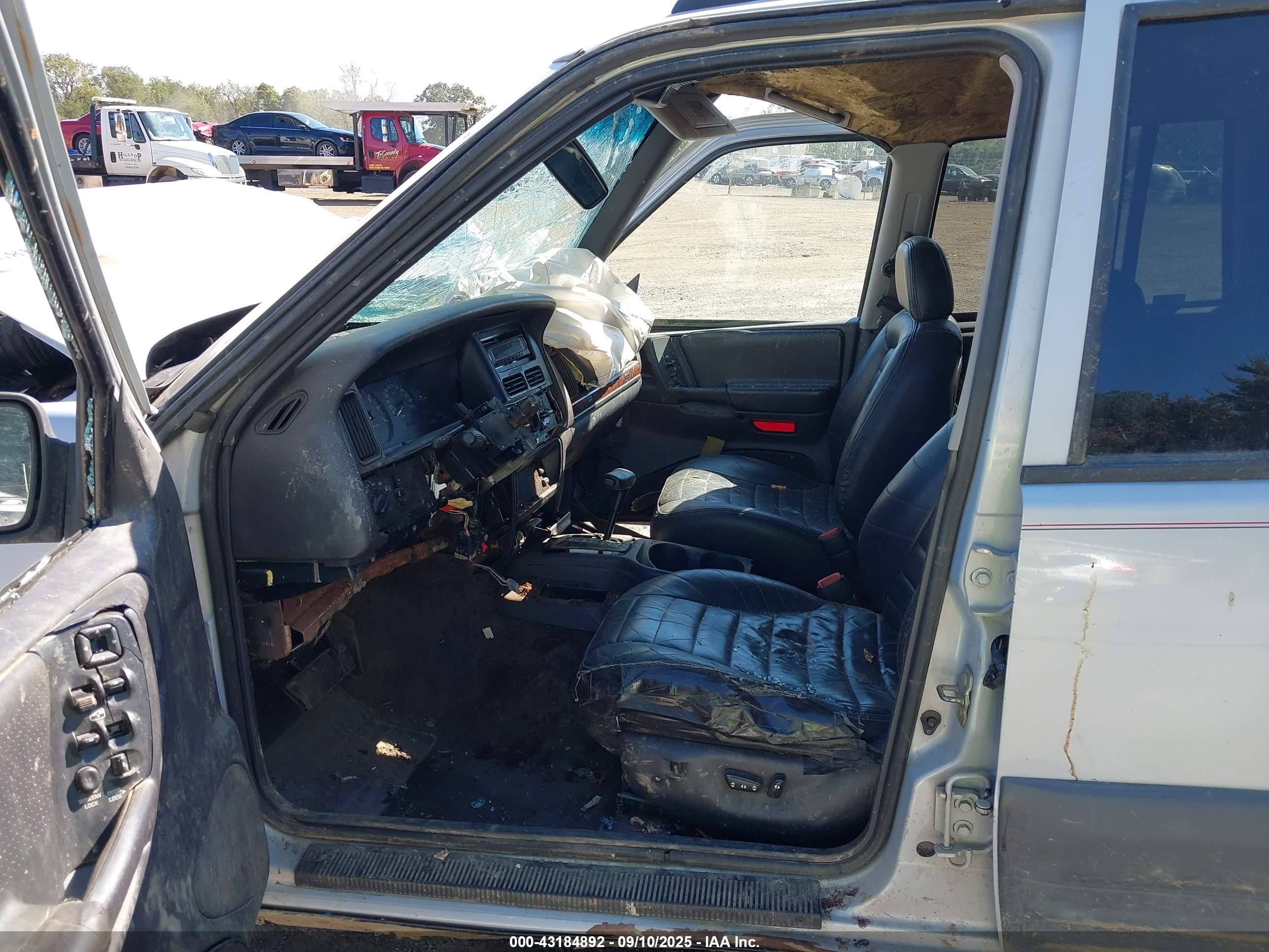 JEEP GRAND image 5
