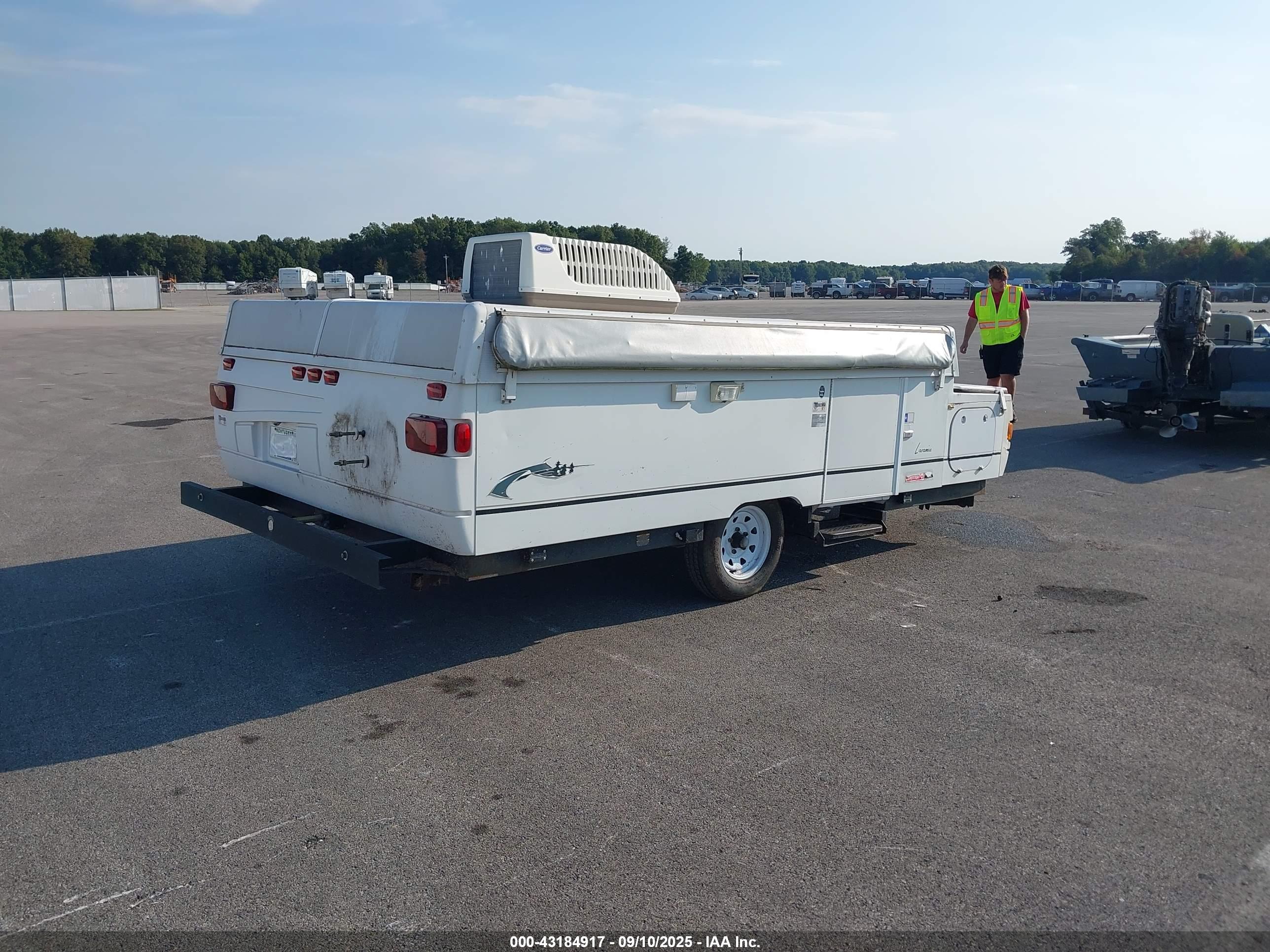 FLEETWOOD LARAMIE image 4