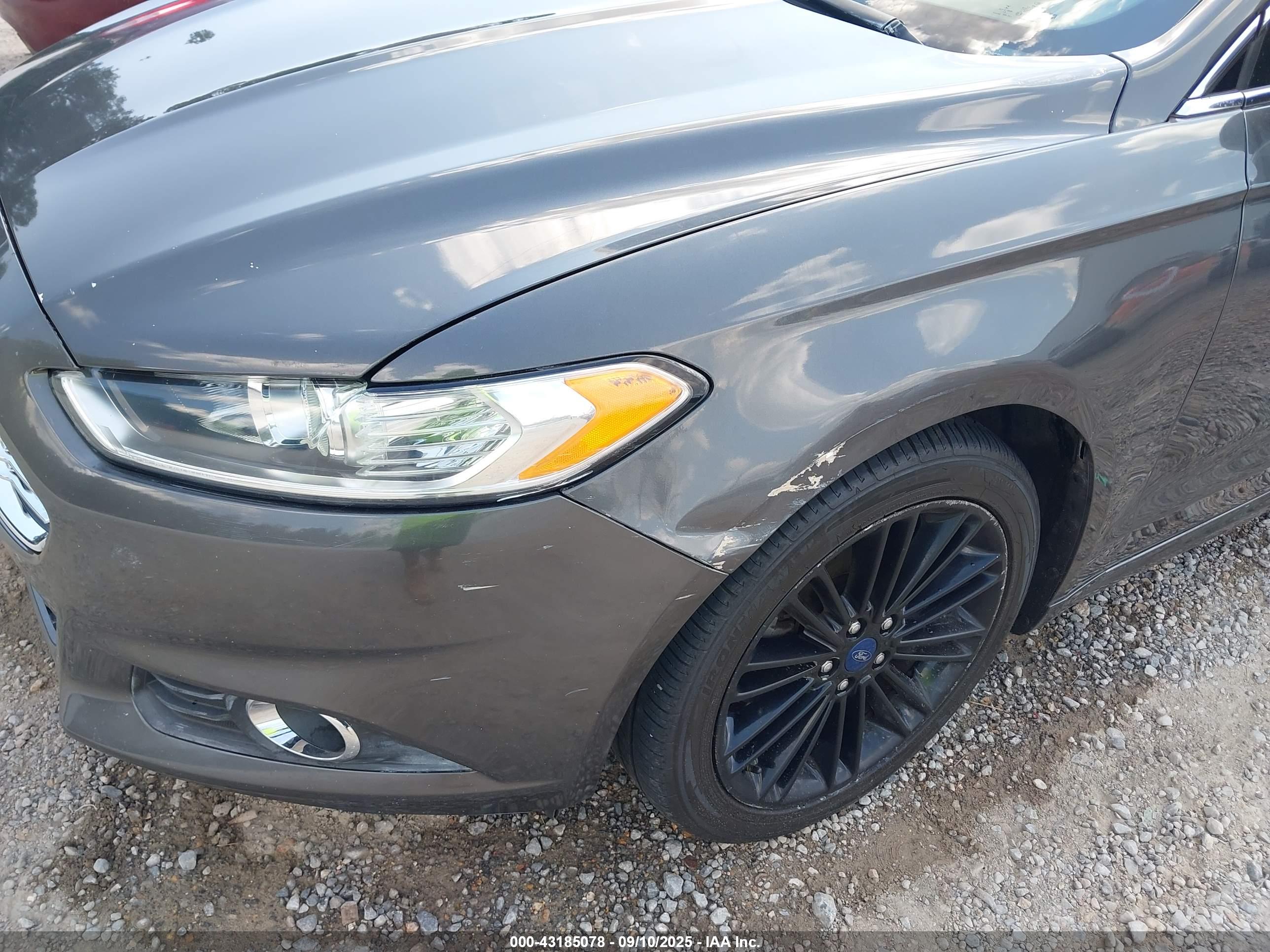 FORD FUSION image 6