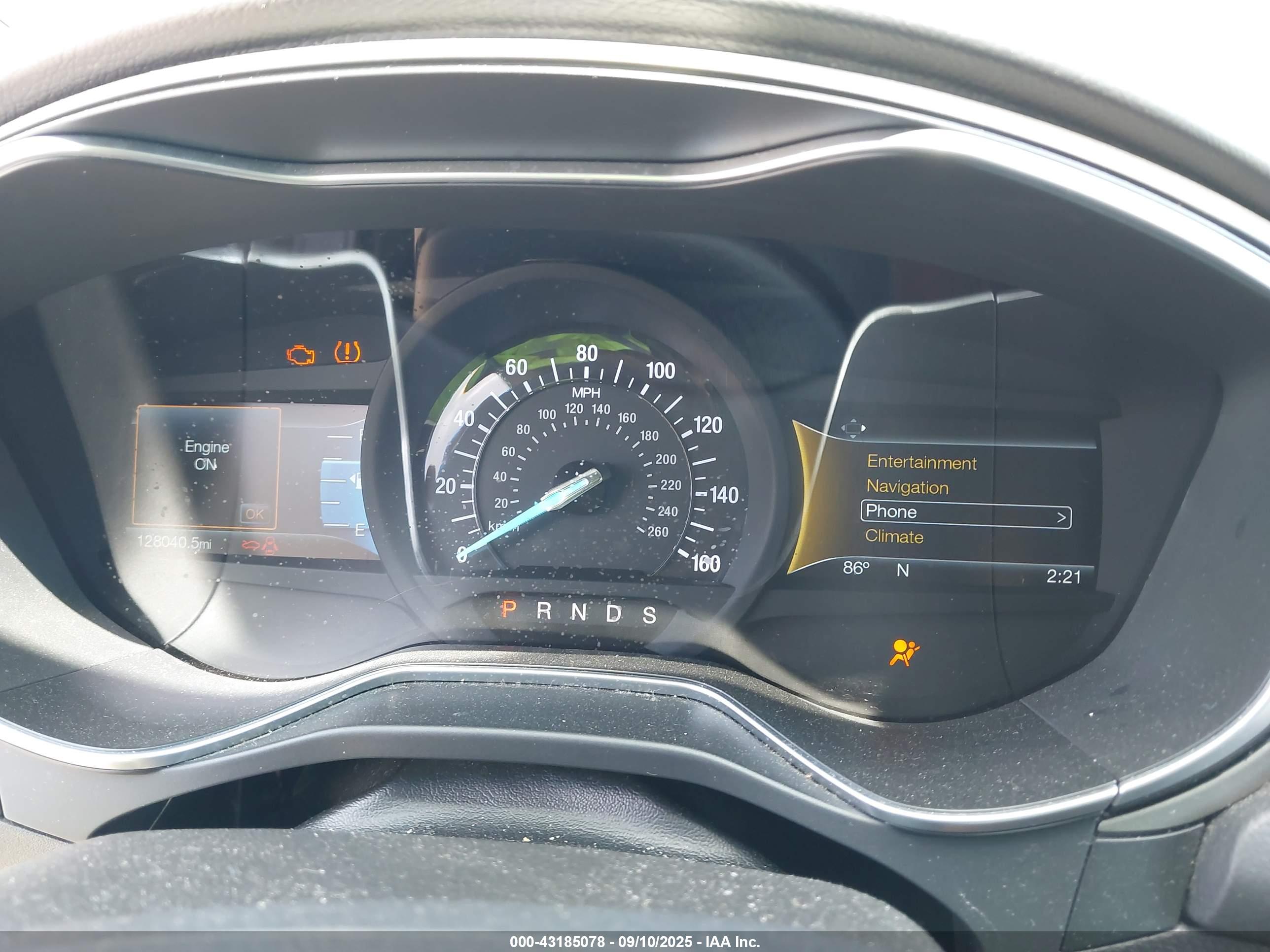 FORD FUSION image 7
