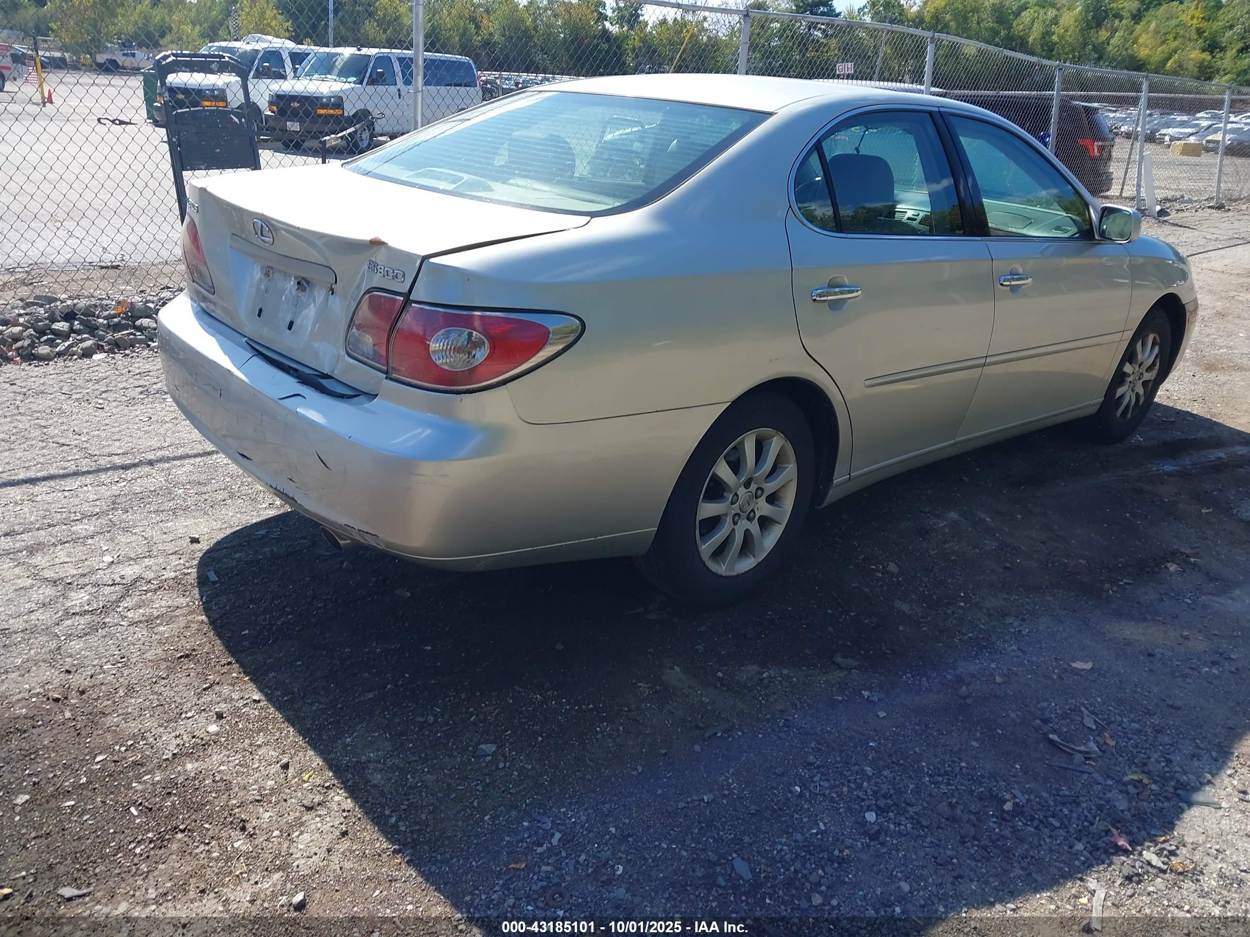 LEXUS ES image 4