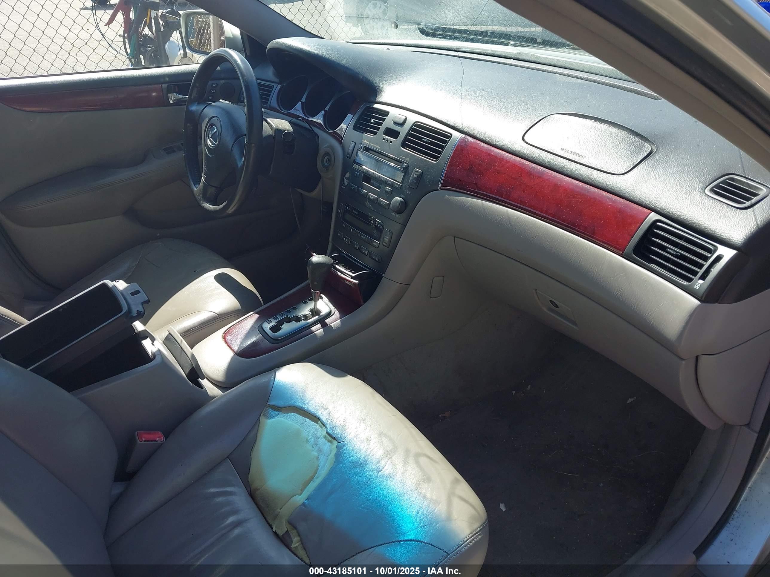 LEXUS ES image 5