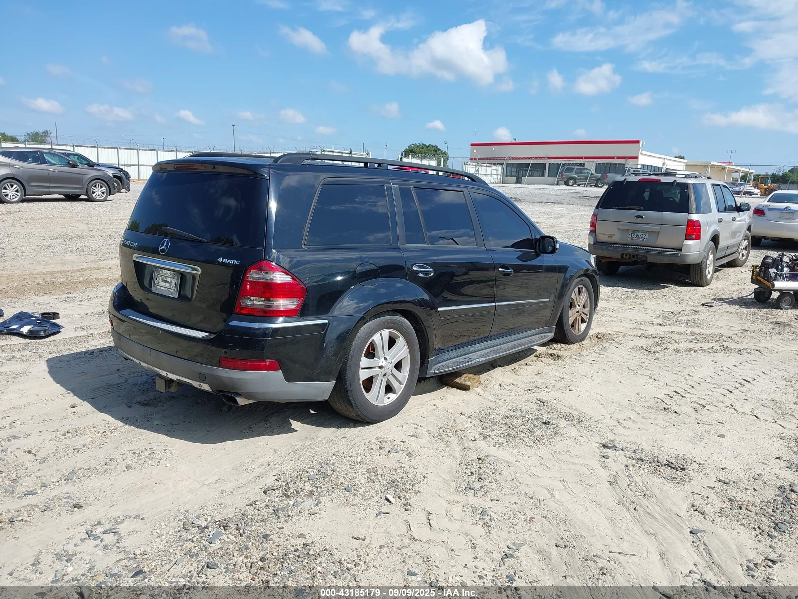 MERCEDES-BENZ GL image 4