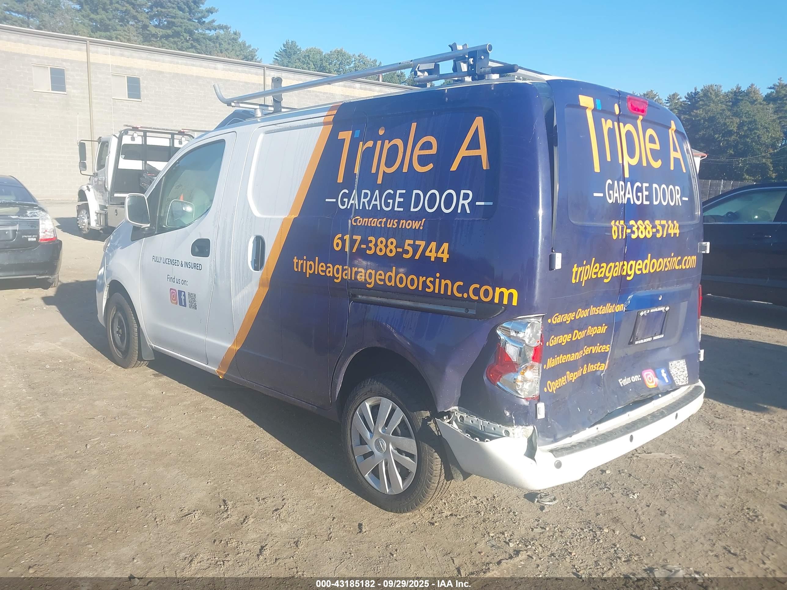 NISSAN NV image 3