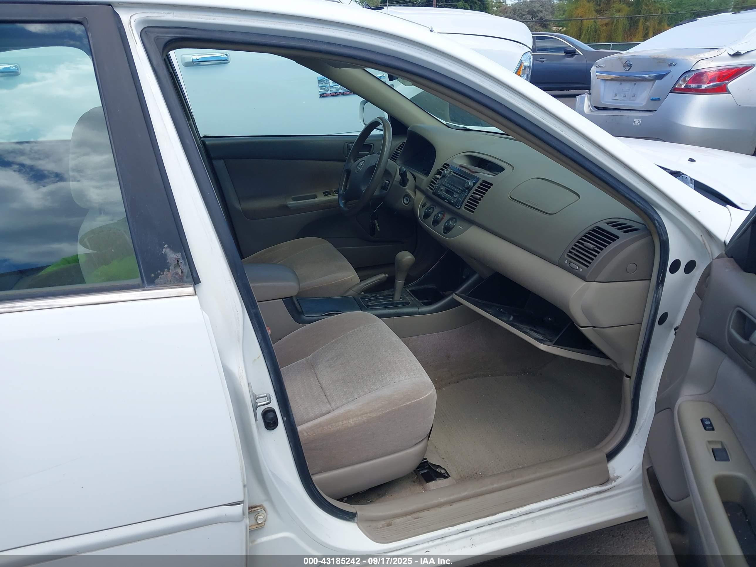 TOYOTA CAMRY image 5