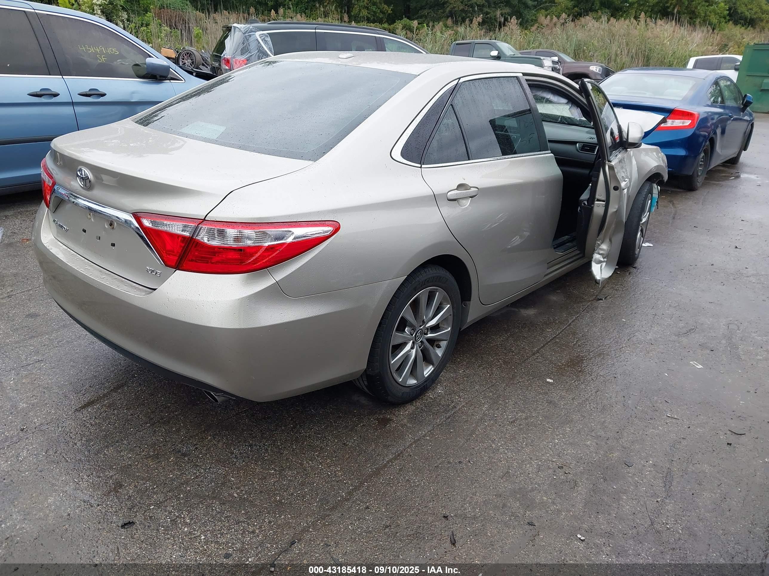 TOYOTA CAMRY image 4