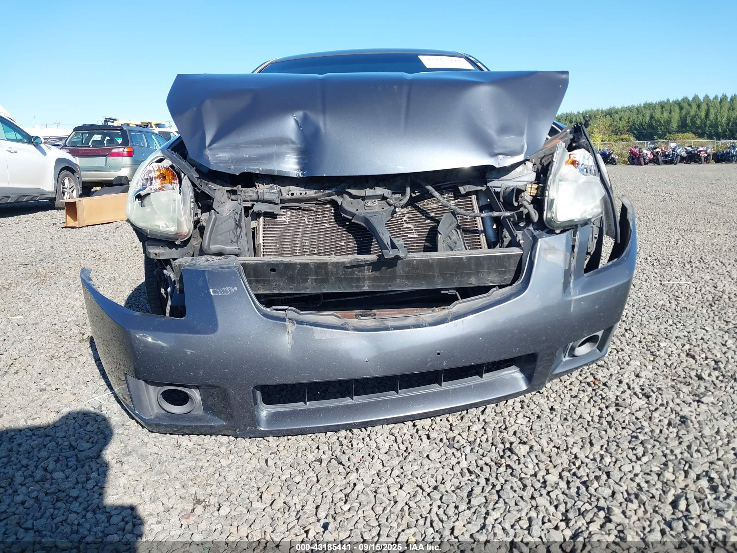 NISSAN MAXIMA image 6