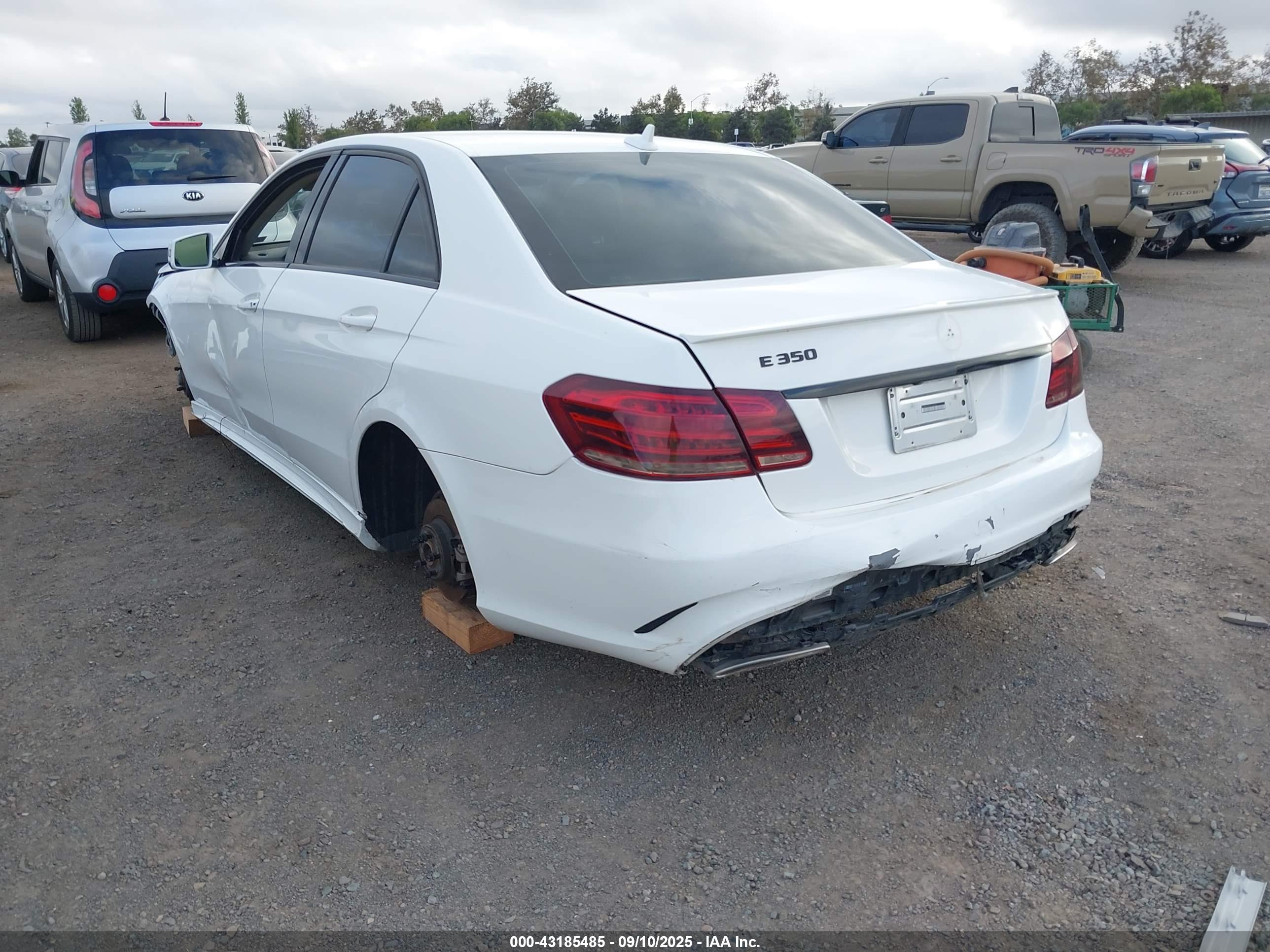 MERCEDES-BENZ E image 3