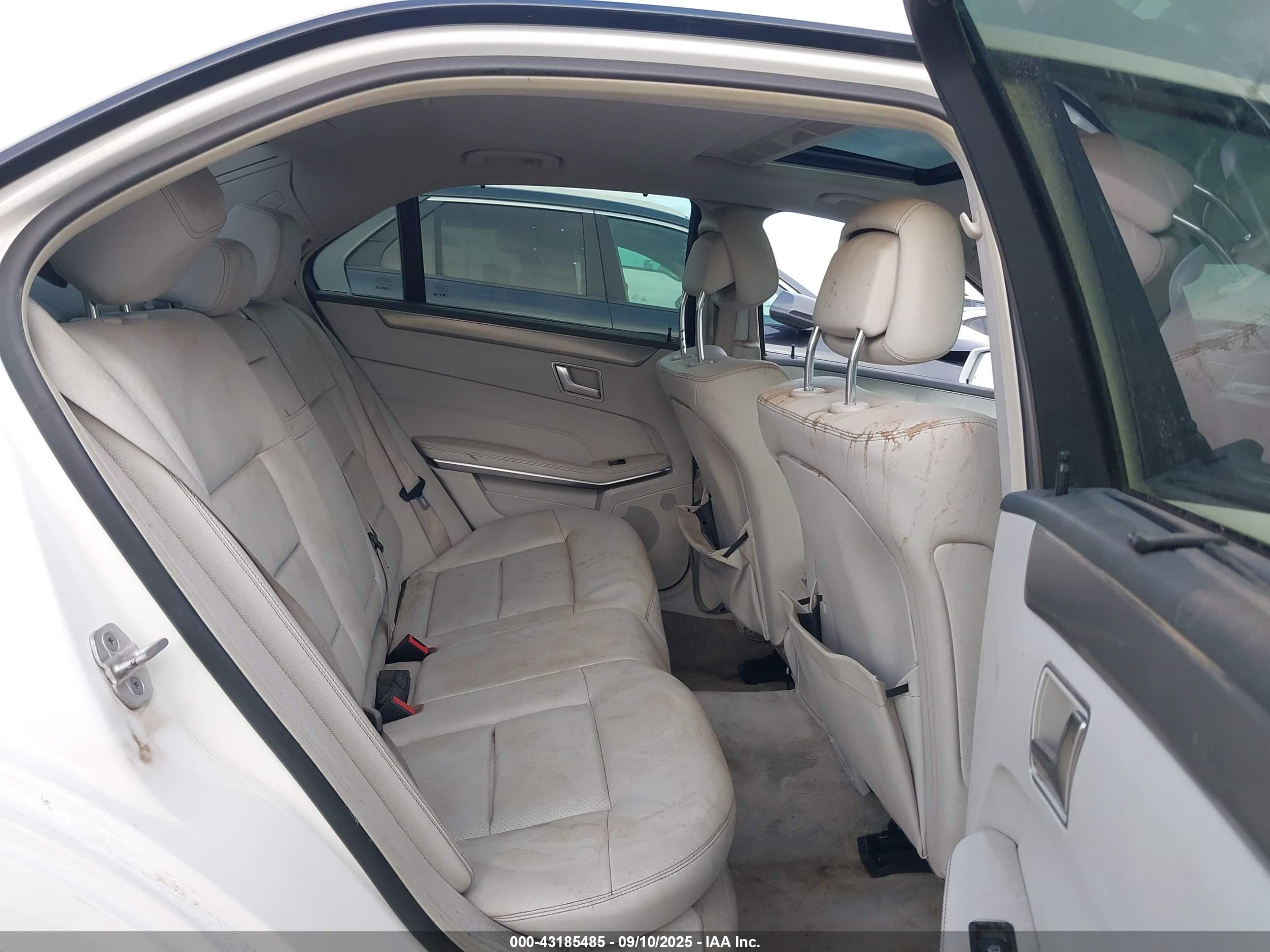 MERCEDES-BENZ E image 8