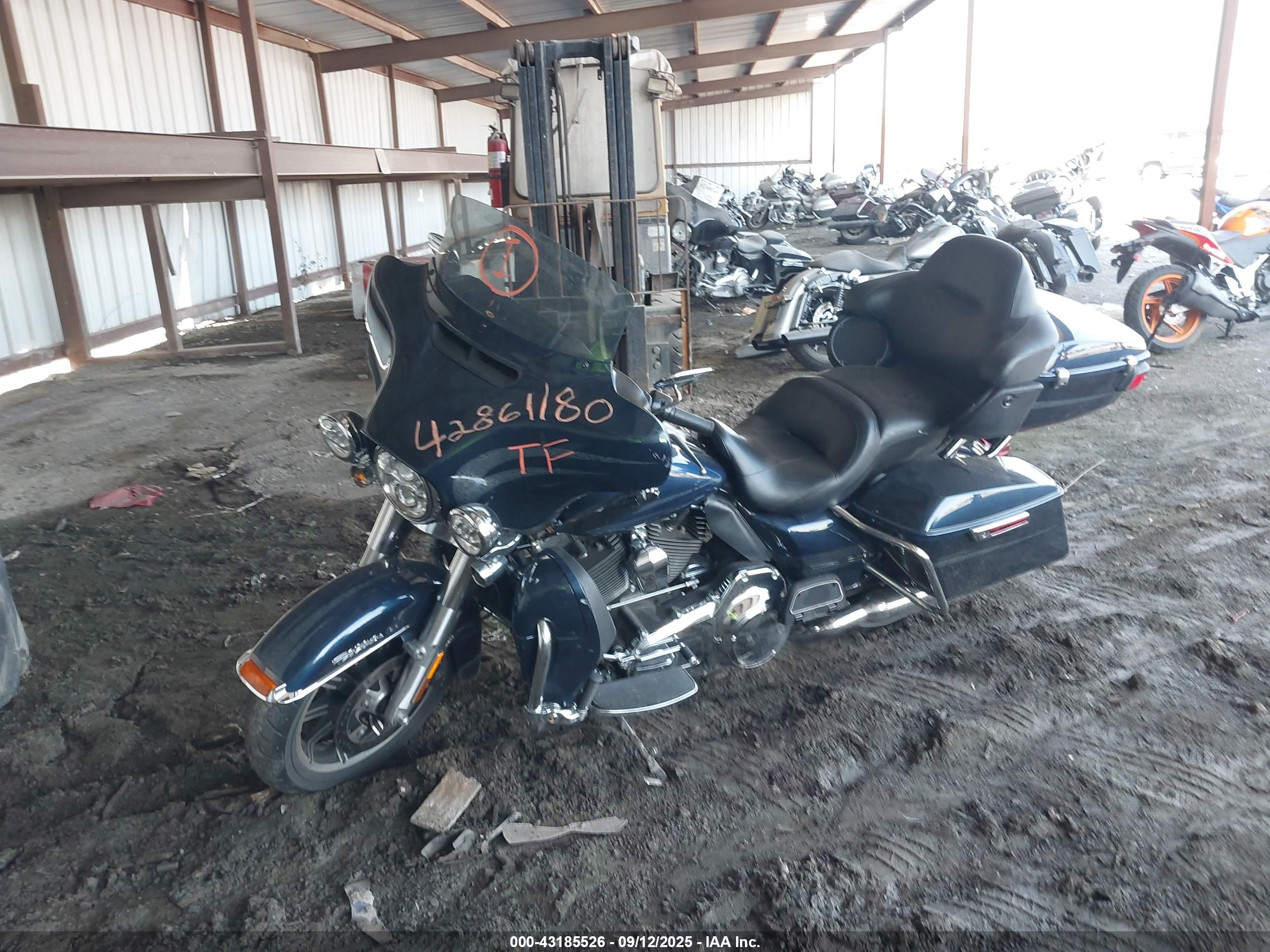 HARLEY-DAVIDSON FLHTCU image 2