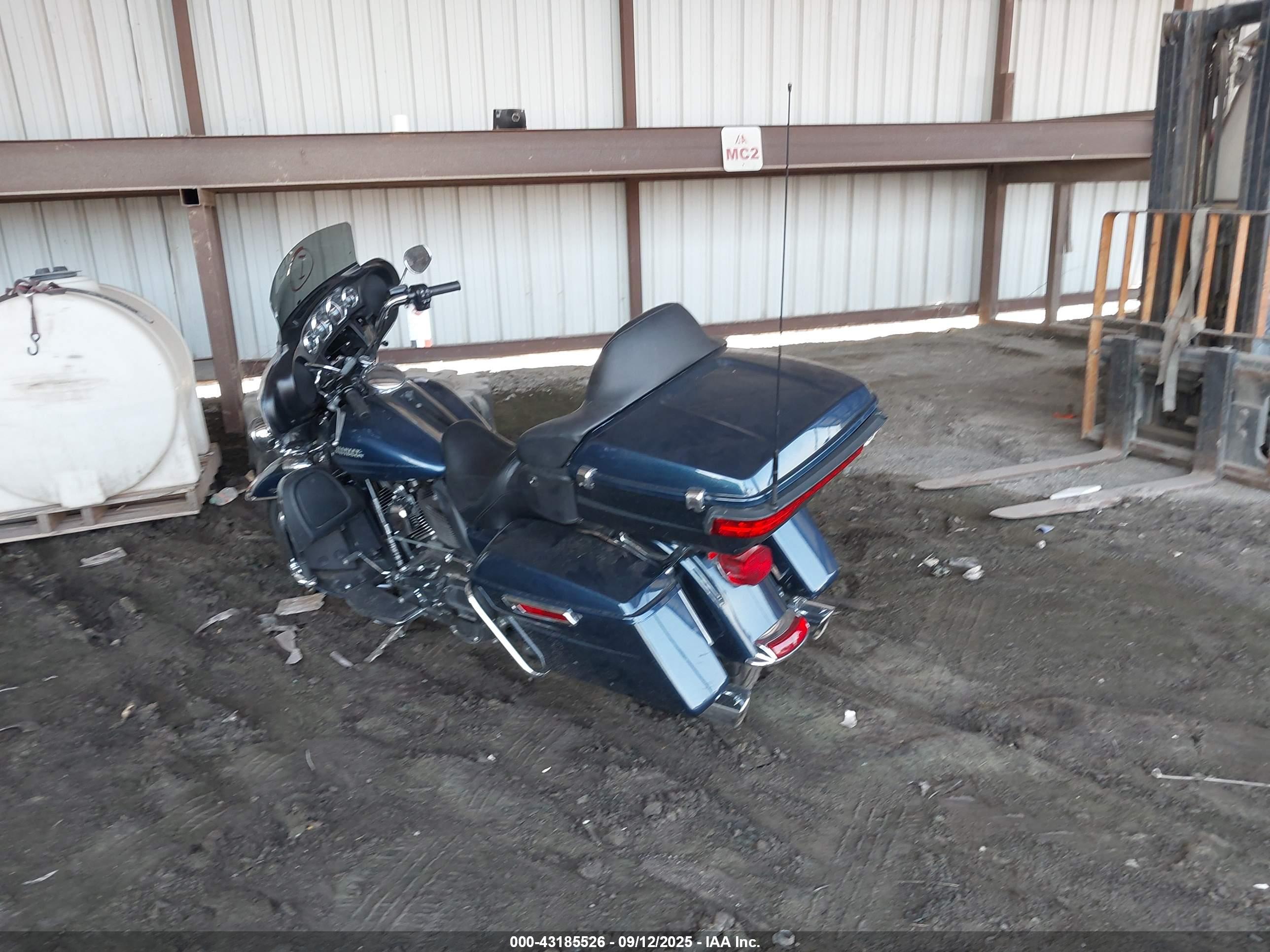 HARLEY-DAVIDSON FLHTCU image 3