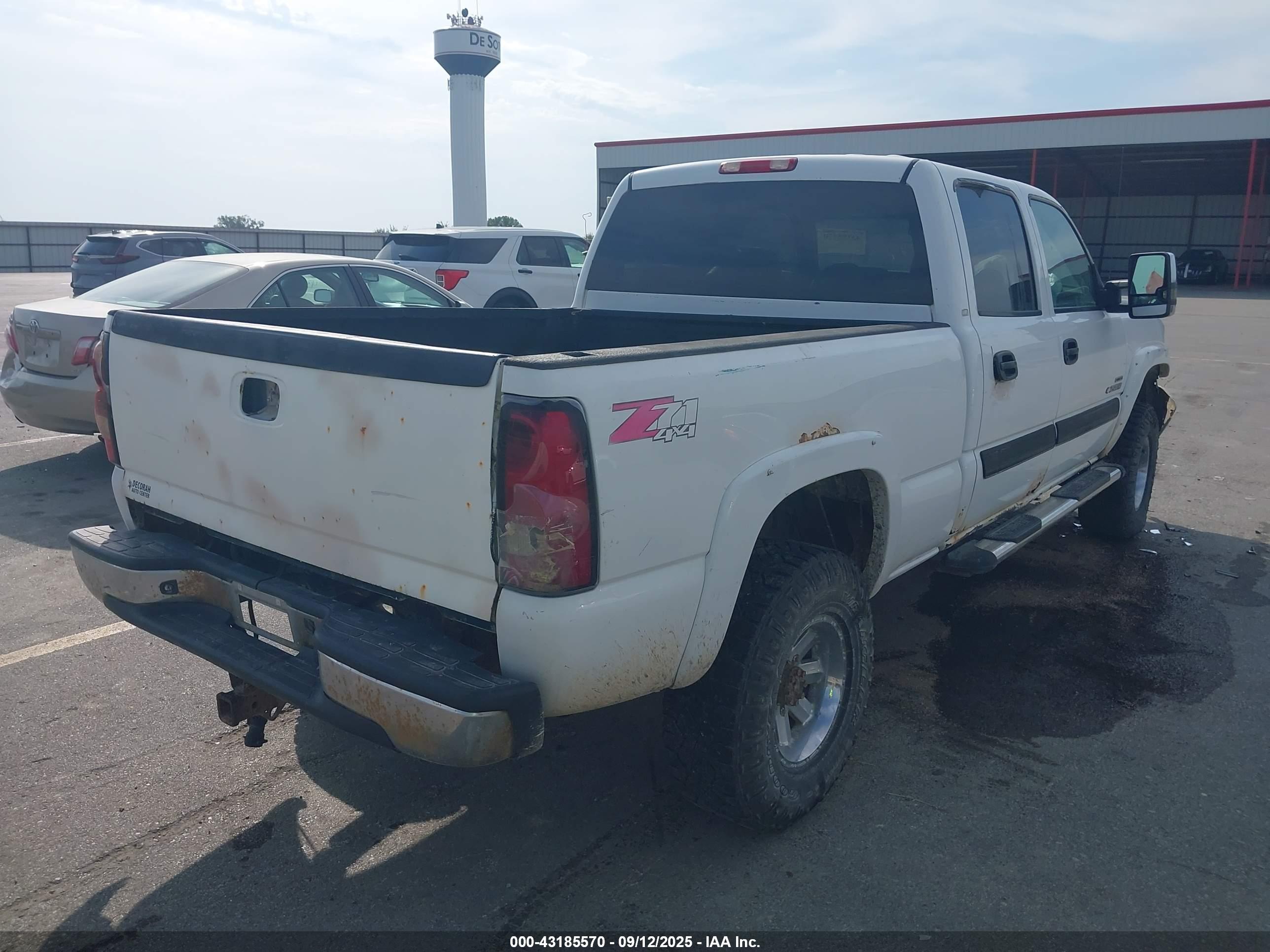 CHEVROLET SILVERADO image 4