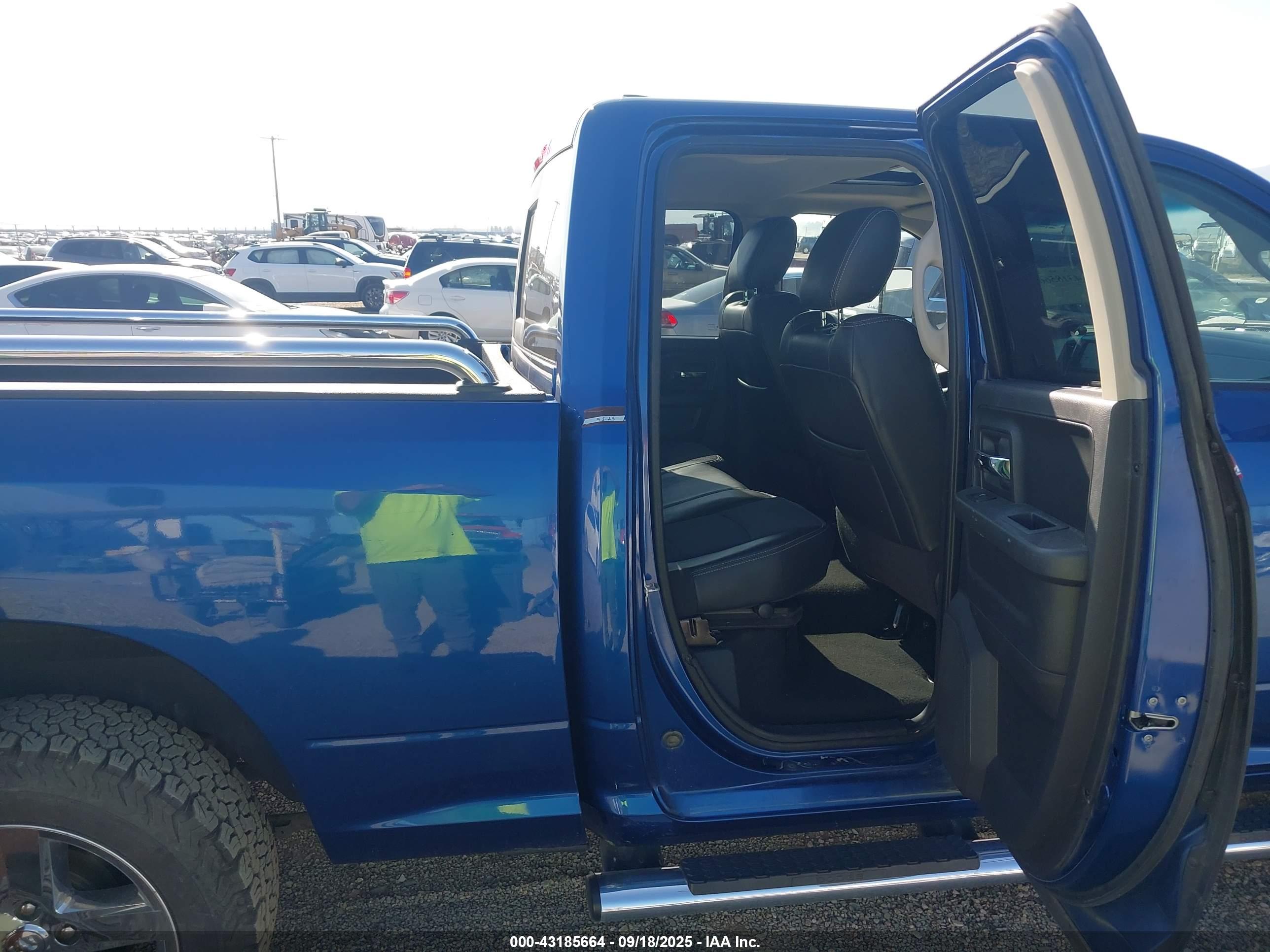 DODGE RAM image 8