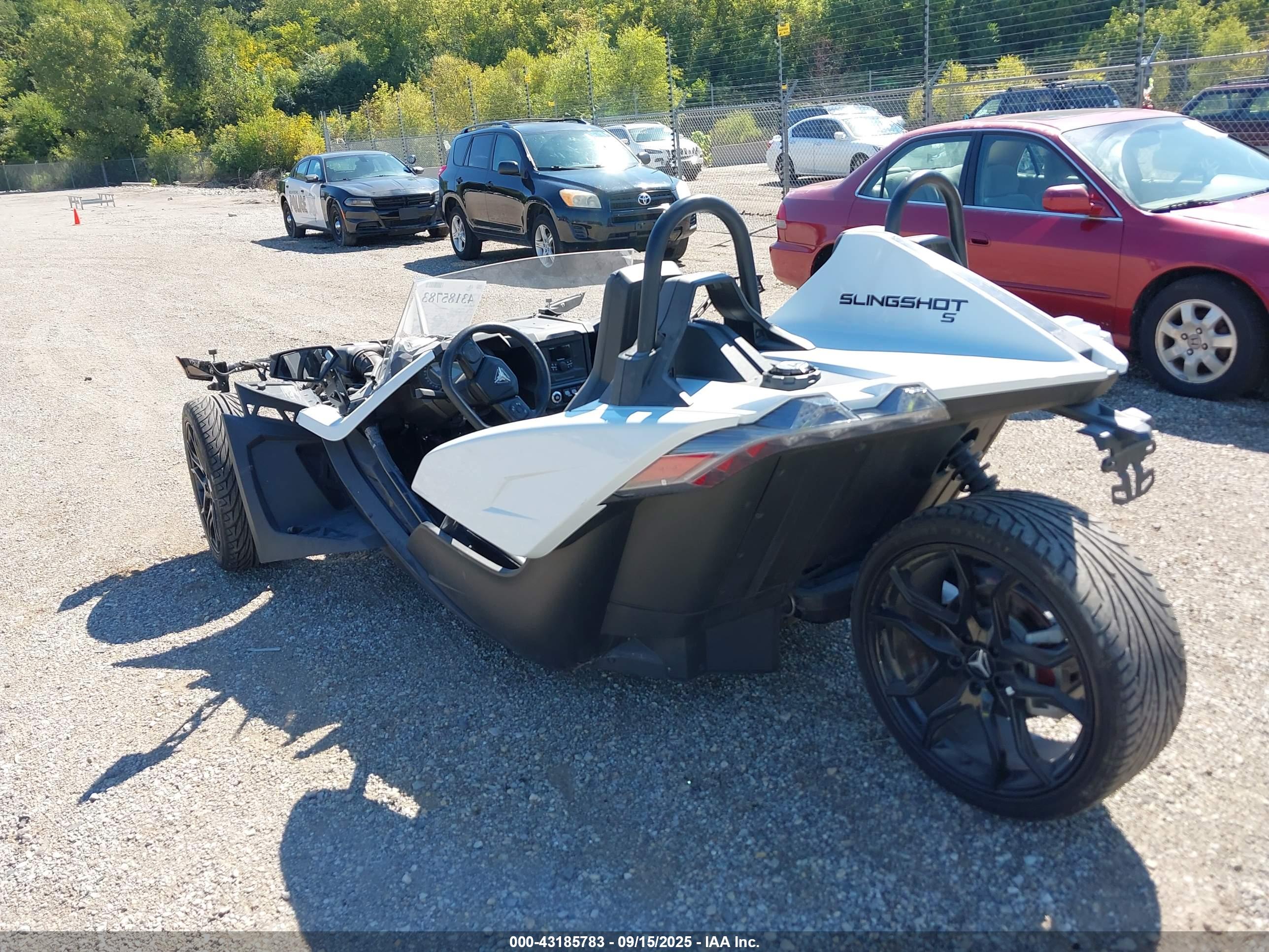POLARIS SLINGSHOT image 3