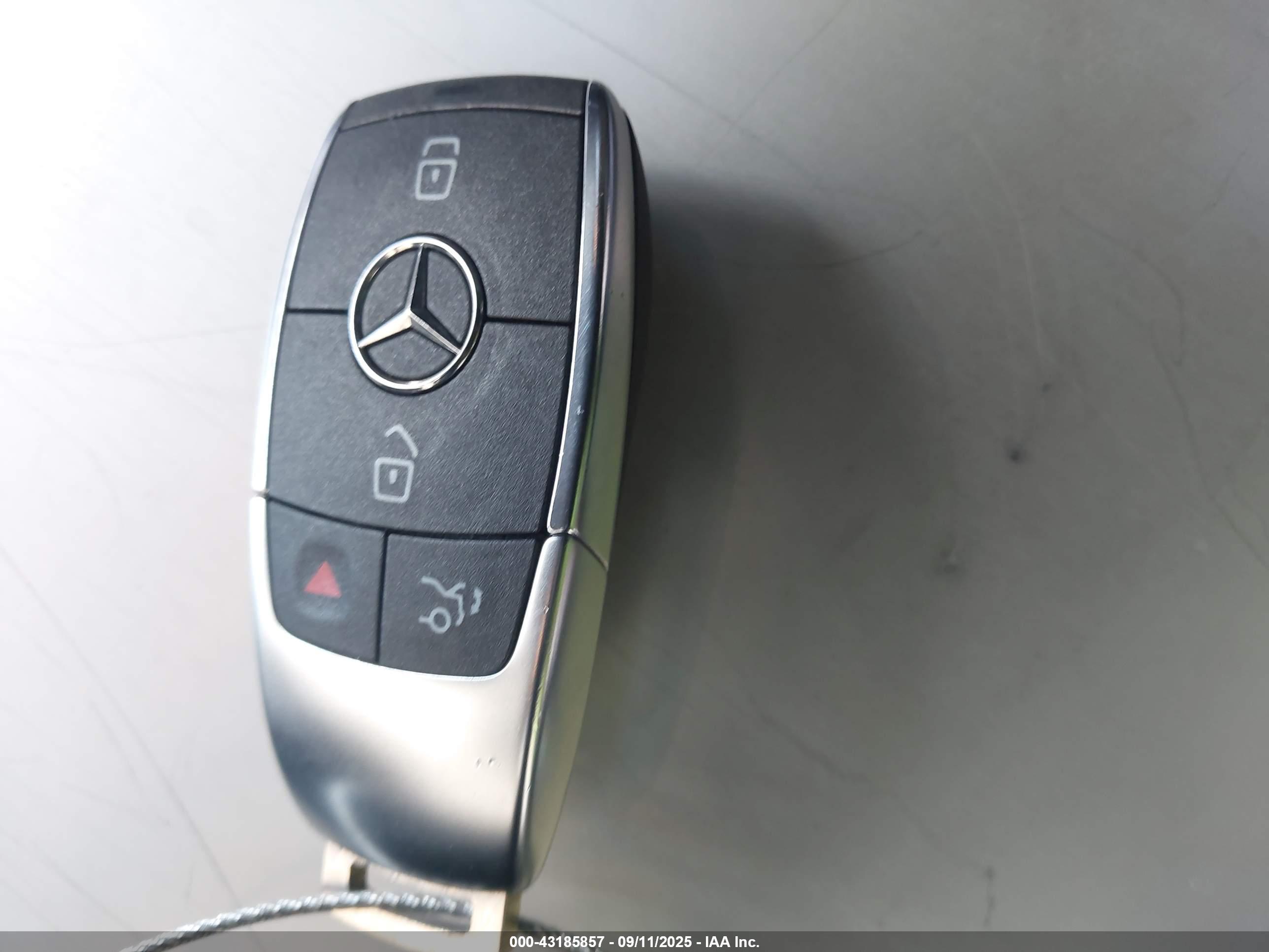 MERCEDES-BENZ EQB image 11