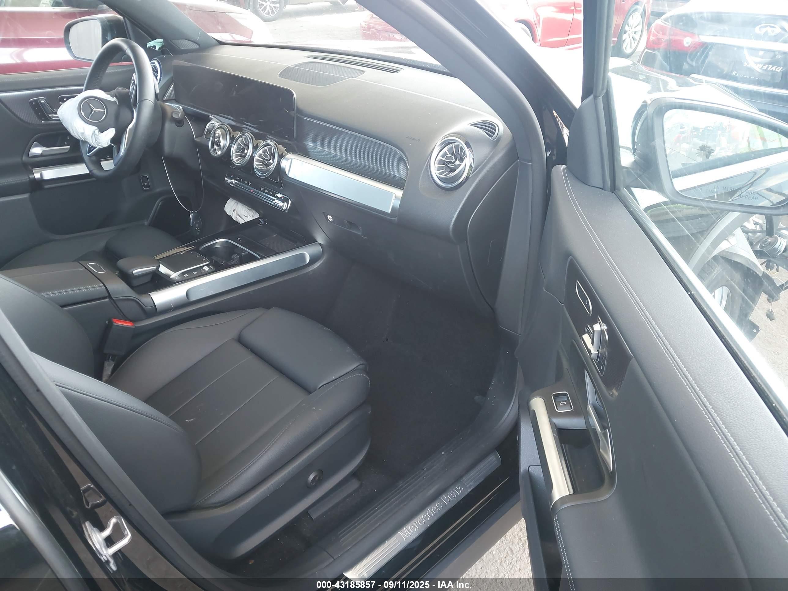 MERCEDES-BENZ EQB image 5