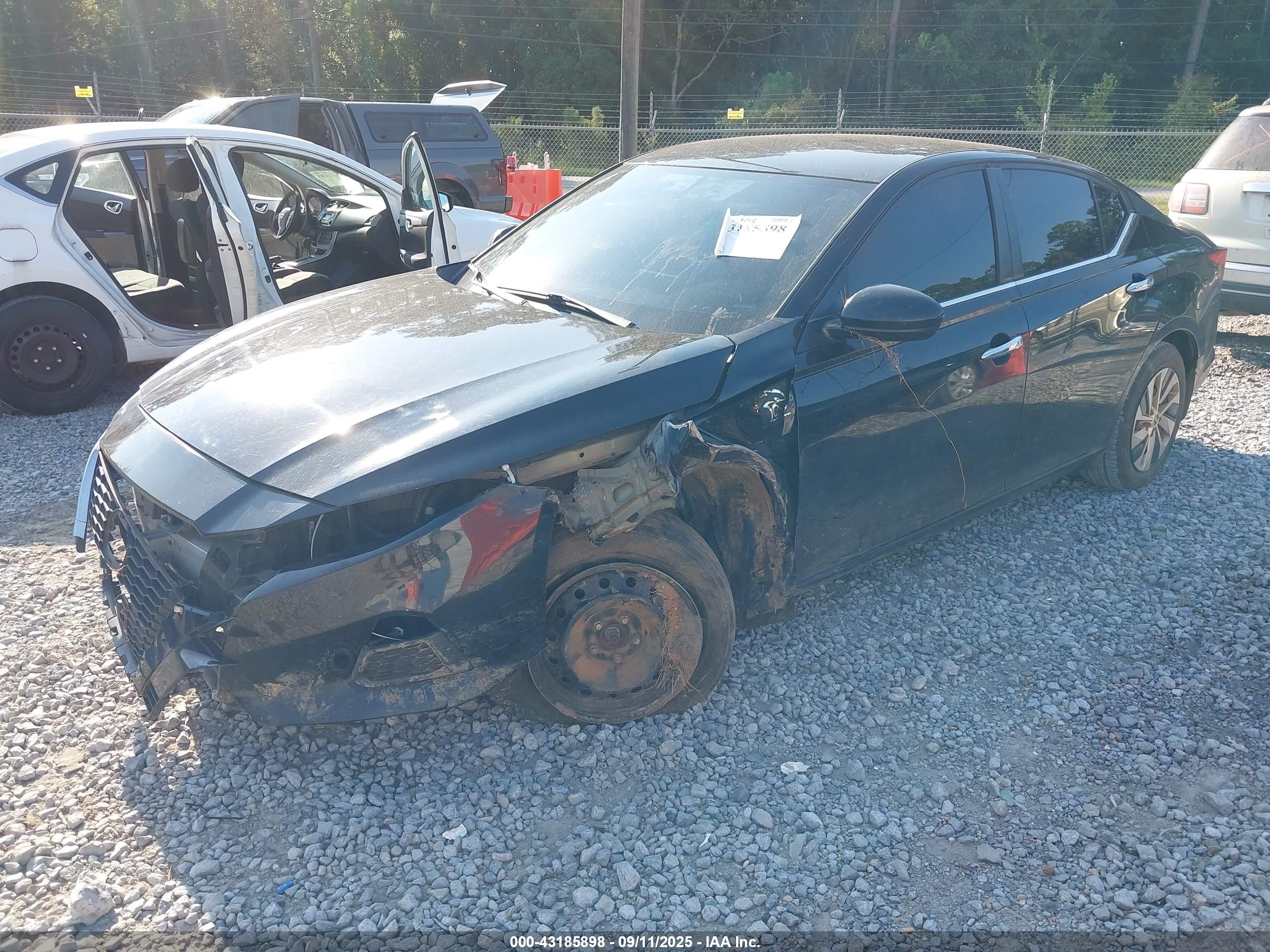 NISSAN ALTIMA image 2