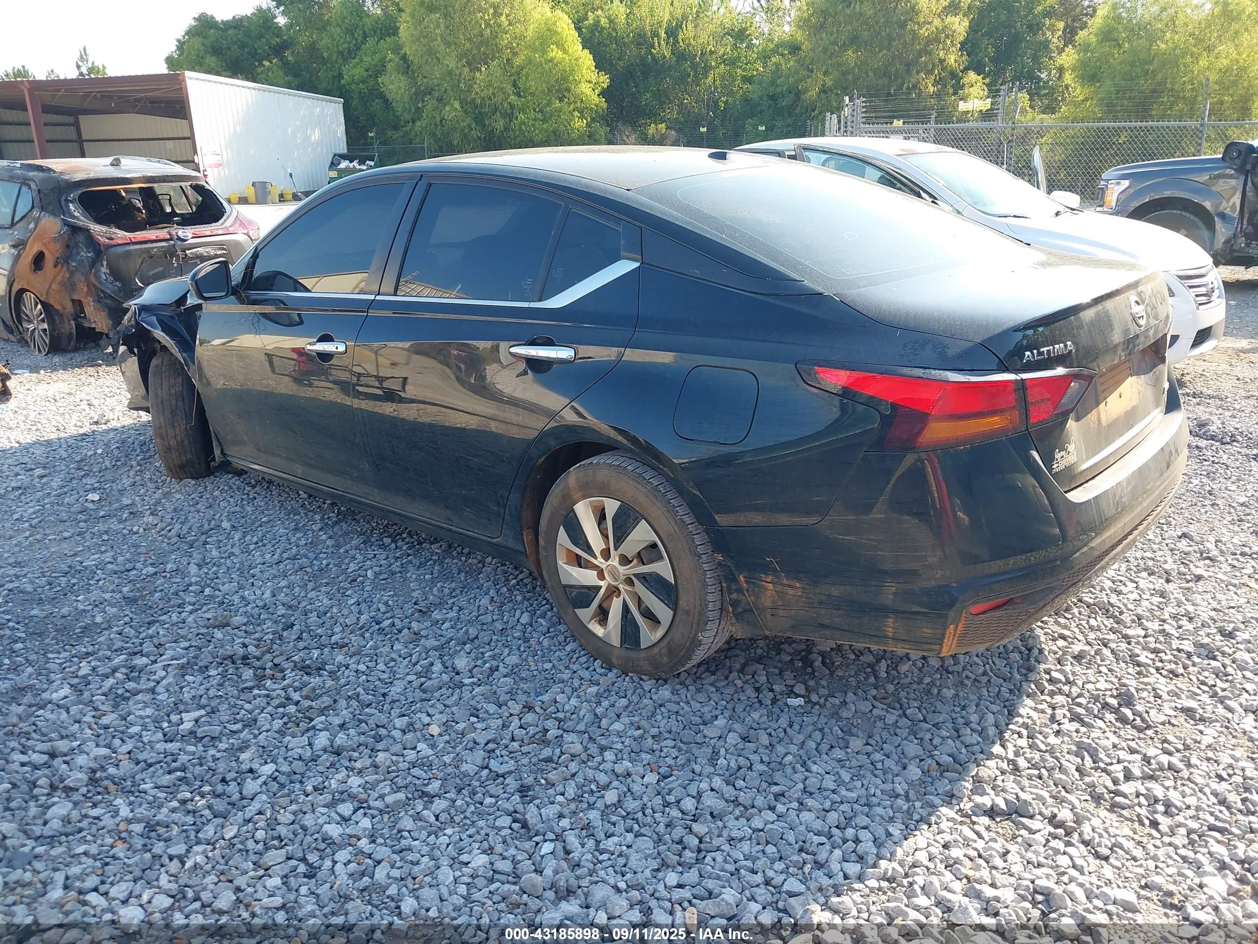 NISSAN ALTIMA image 3