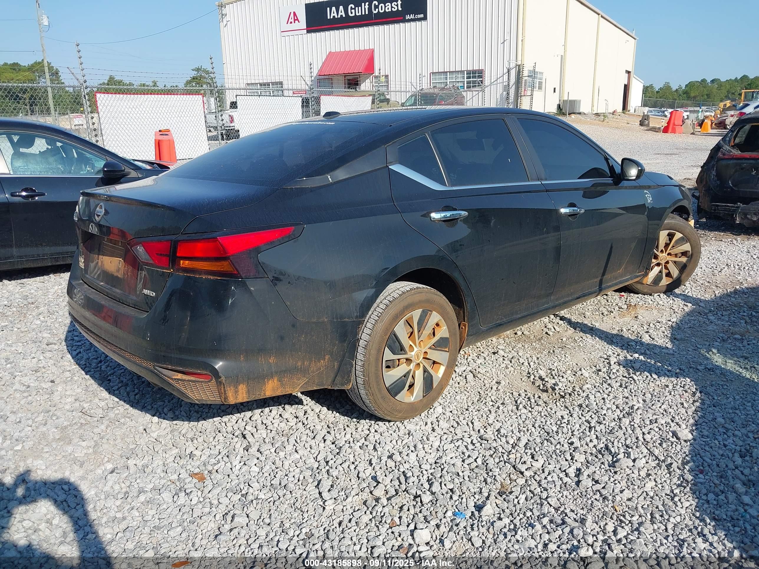 NISSAN ALTIMA image 4
